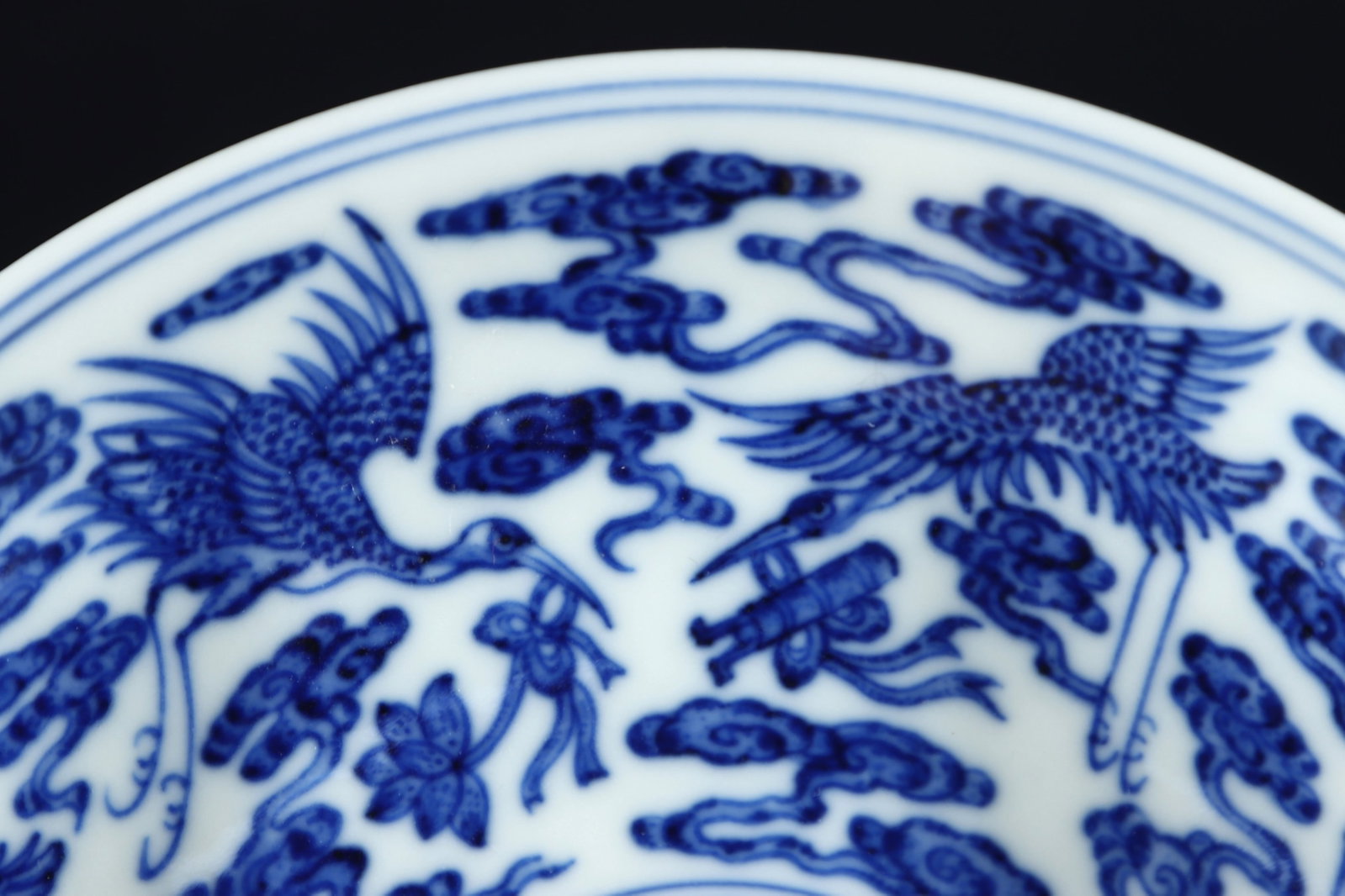 An Exquisite Blue and White Crane Pattern Stem Plate - 4