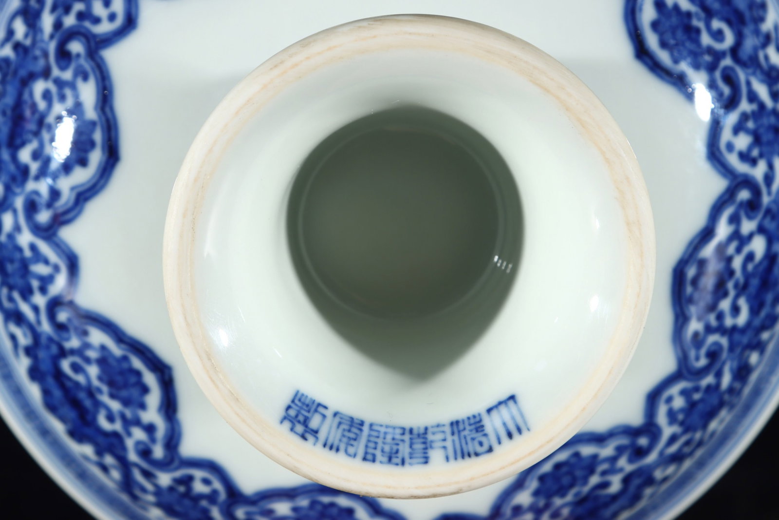 An Exquisite Blue and White Crane Pattern Stem Plate - 9