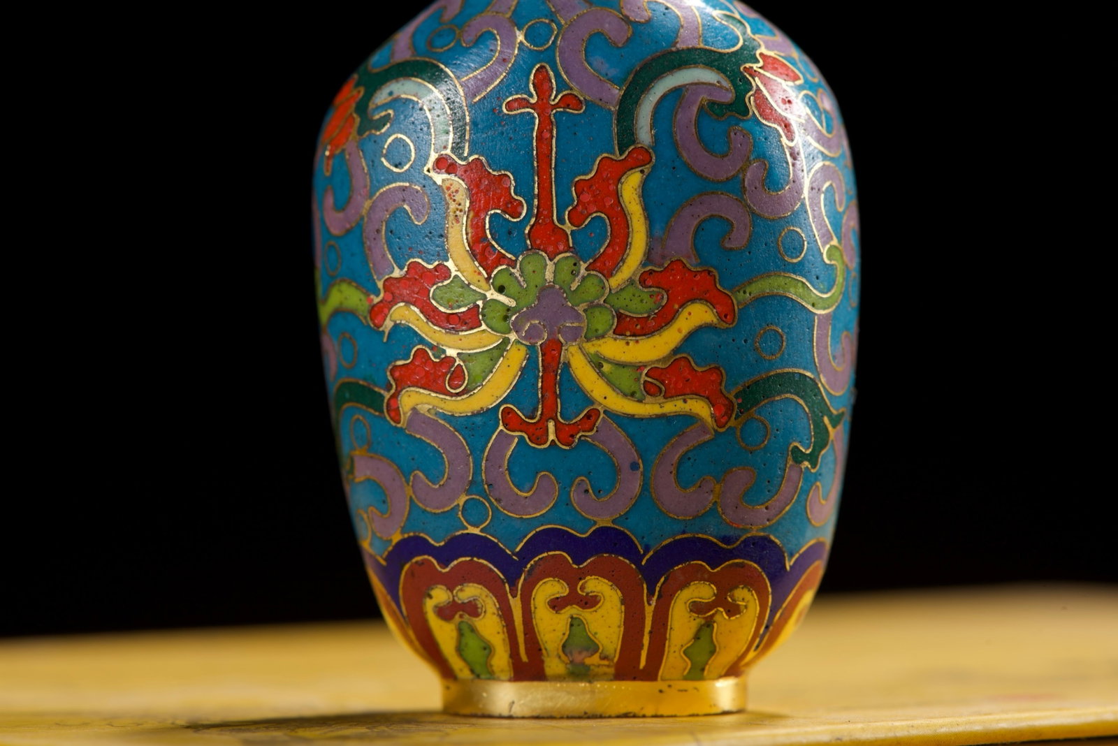 An Exquisite Cloisonne Lotus Pattern Snuff Bottle Pot - 3