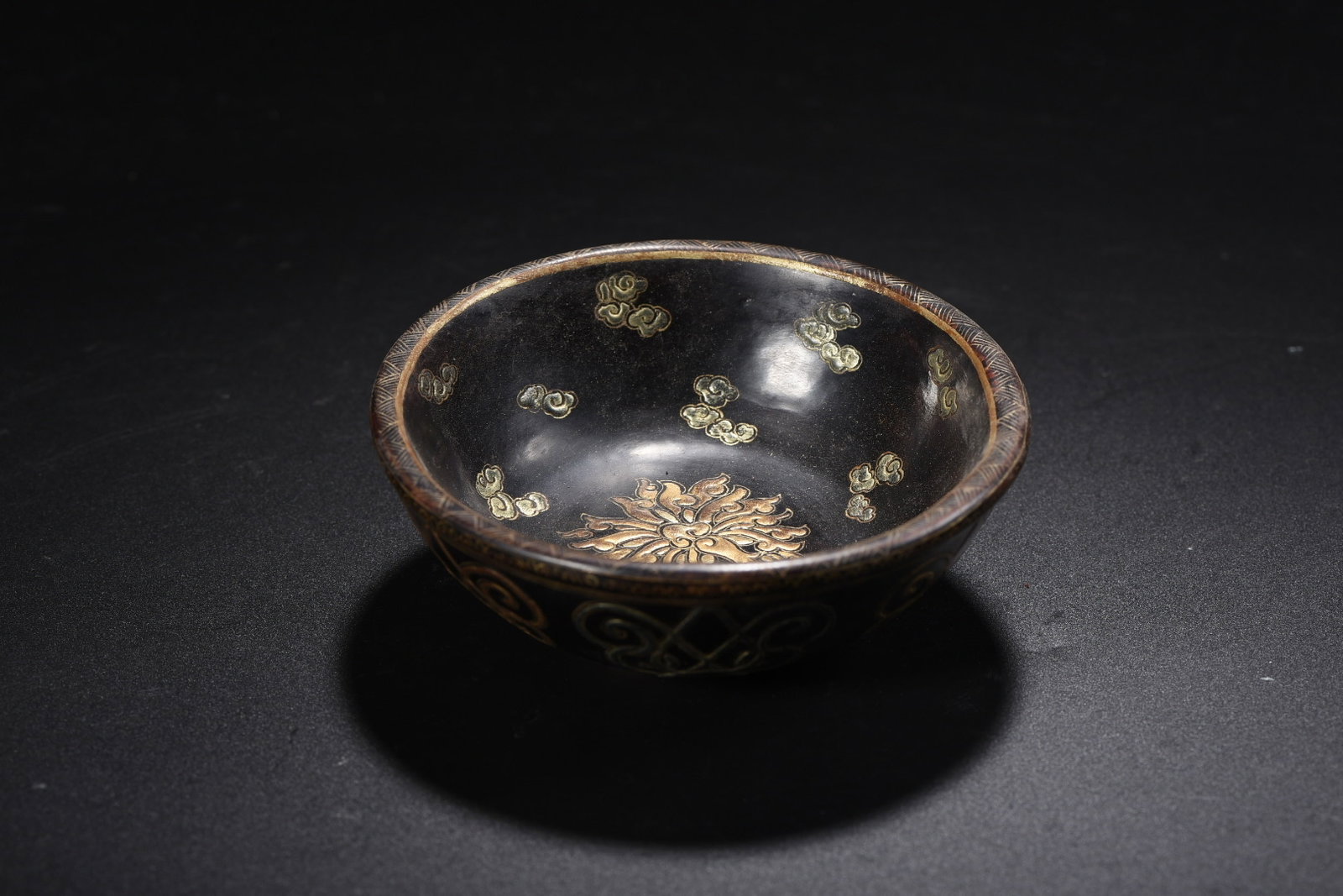 An Exquisite Carved Lacquer Painted Gold Lotus Pattern Bowl: An Exquisite Carved Lacquer Painted Gold Lotus Pattern Bowl,Qing Dynasty,China,Size:1.8in x4.5in,Weight:81g 漆器描金缠枝莲纹碗,中国