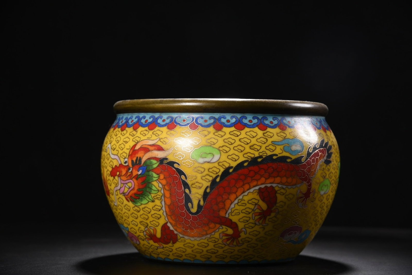 An Exquisite Cloisonne Dragon and Phoenix Pattern Vat: An Exquisite Cloisonne Dragon and Phoenix Pattern Vat,Qing Dynasty,China,Qianlong Four-character Mark,Size:5.3inx8.3in,Weight:2970g
