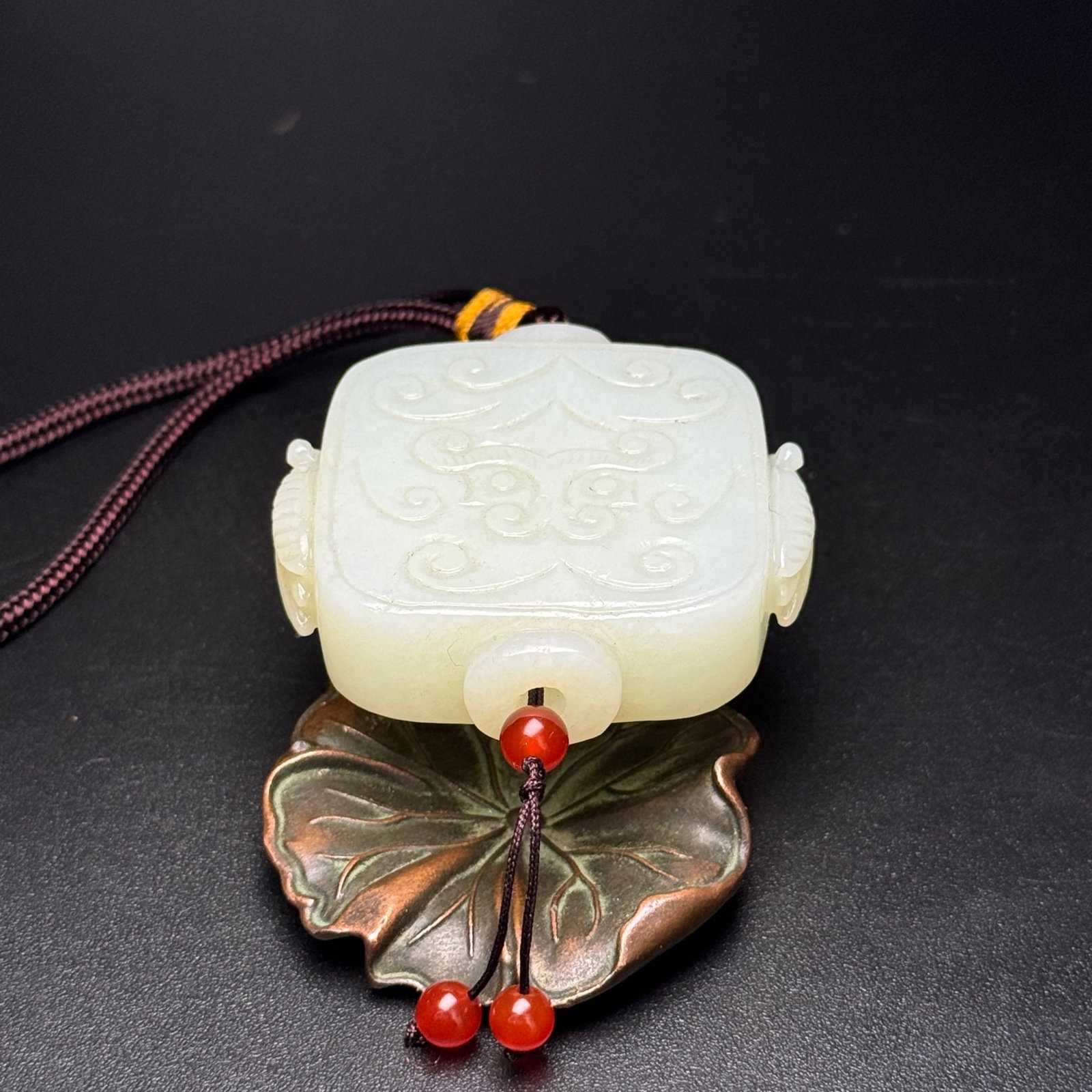 An Exquisite White Jade Beast-Face Pattern Pendant - 6