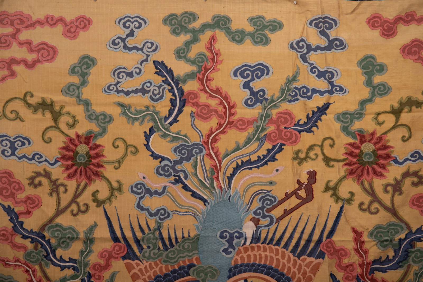 An Exquisite Kesi Embroidery Auspicious Cloud and Phoenix Pattern - 3