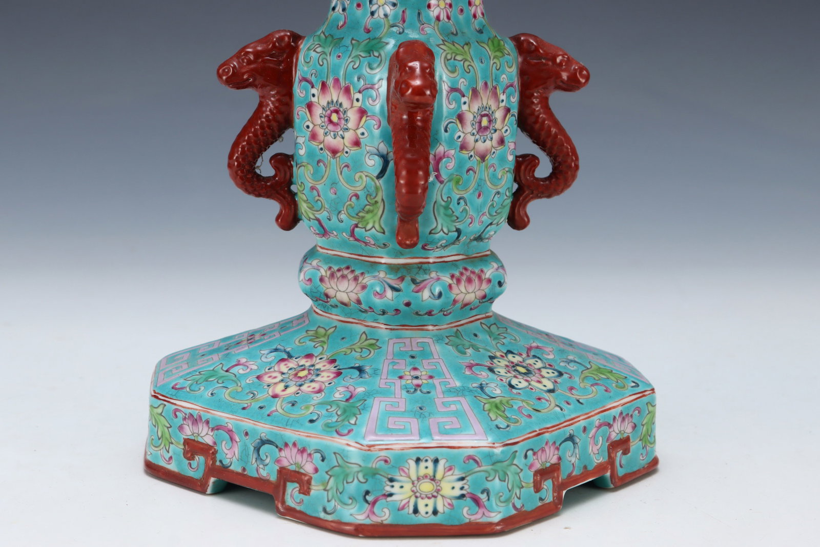 A Rare Enamel Lotus Pattern Hatstand - 5