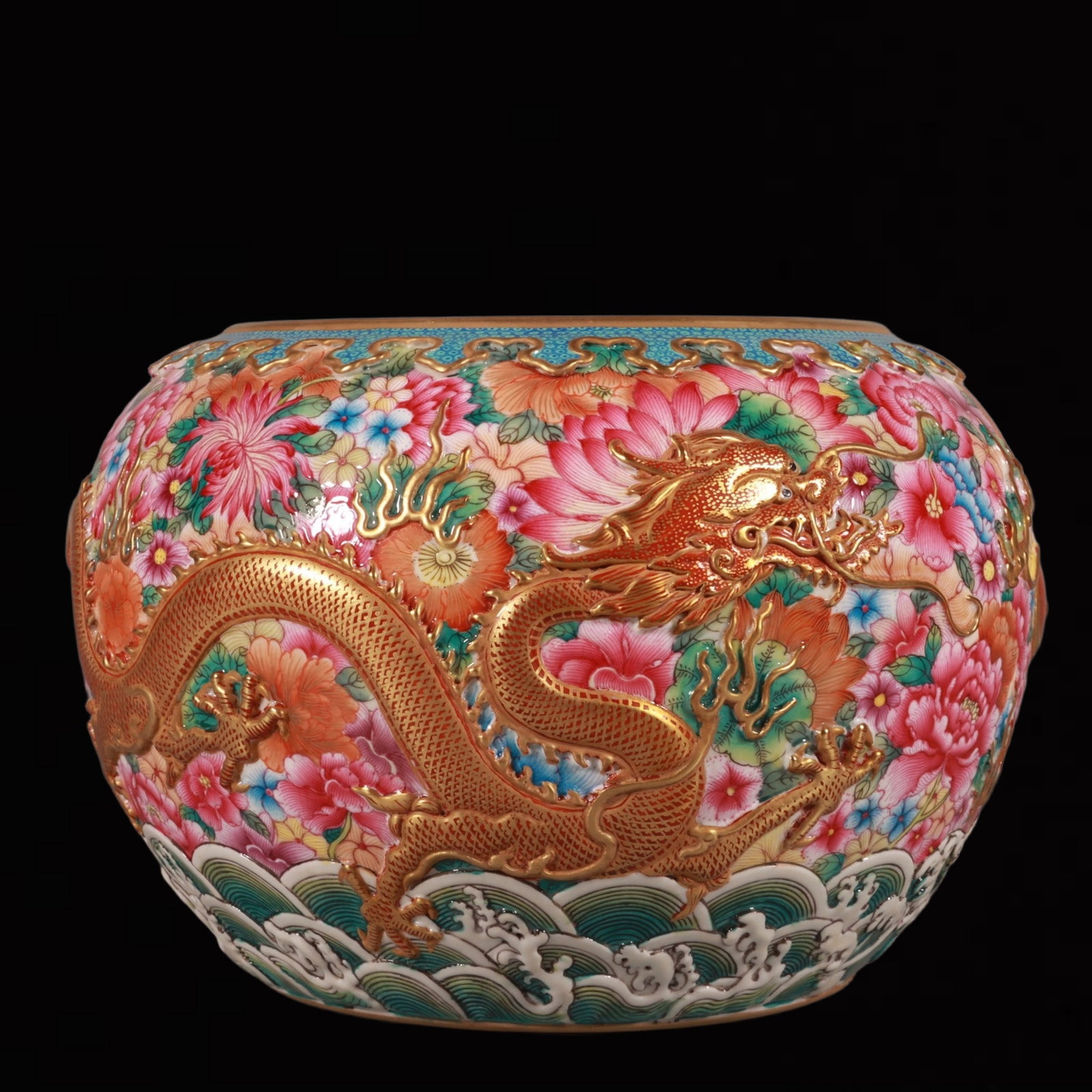 An Exquisite Enamel Painted Gold Flower and Dragon Pattern Brush Washer: An Exquisite Enamel Painted Gold Flower and Dragon Pattern Brush Washer,Qing Dynasty,China,Qianlong Six-character Mark,Size:4.3inx6.3in