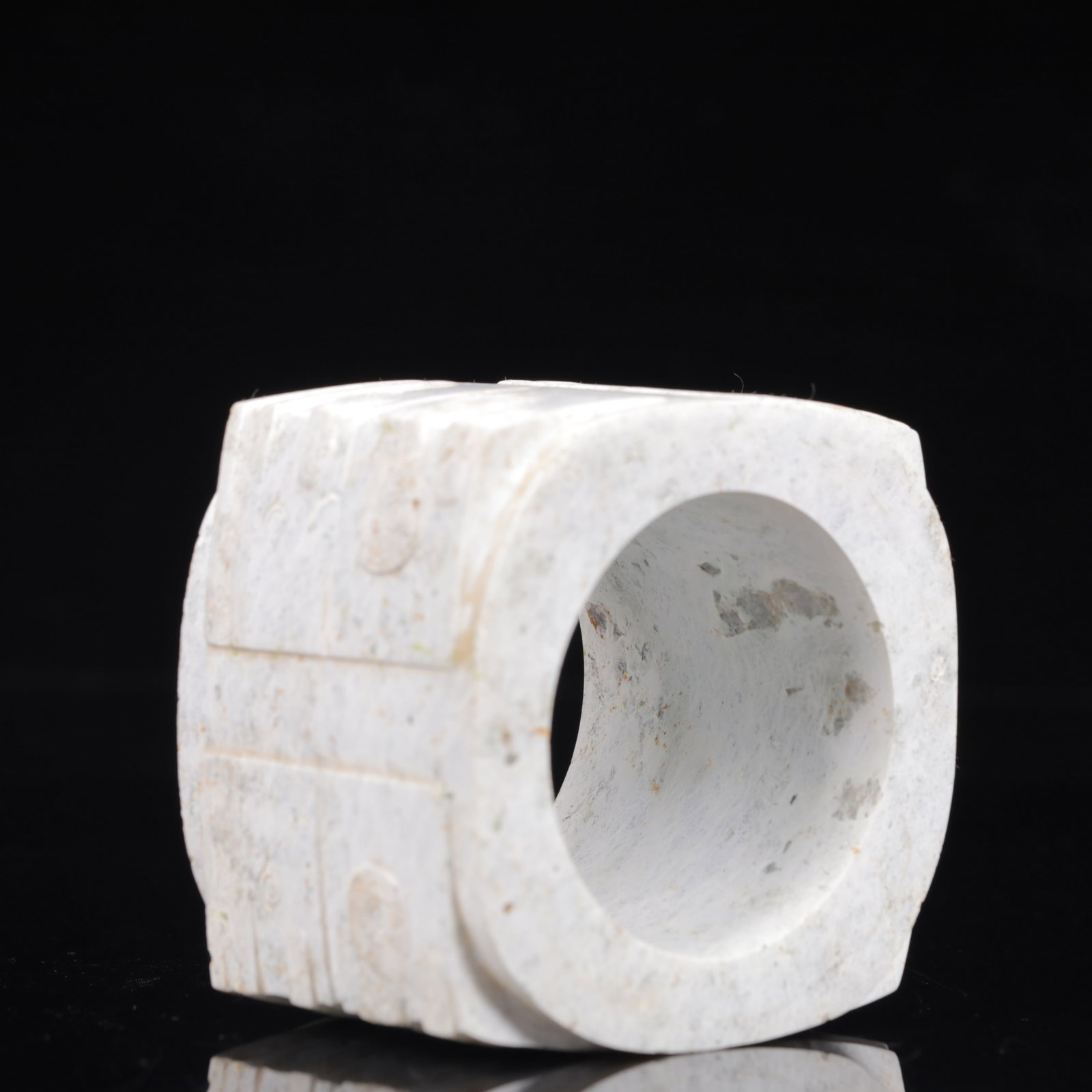 An Exquisite White Jade Beast-Face Pattern Ornament - 11