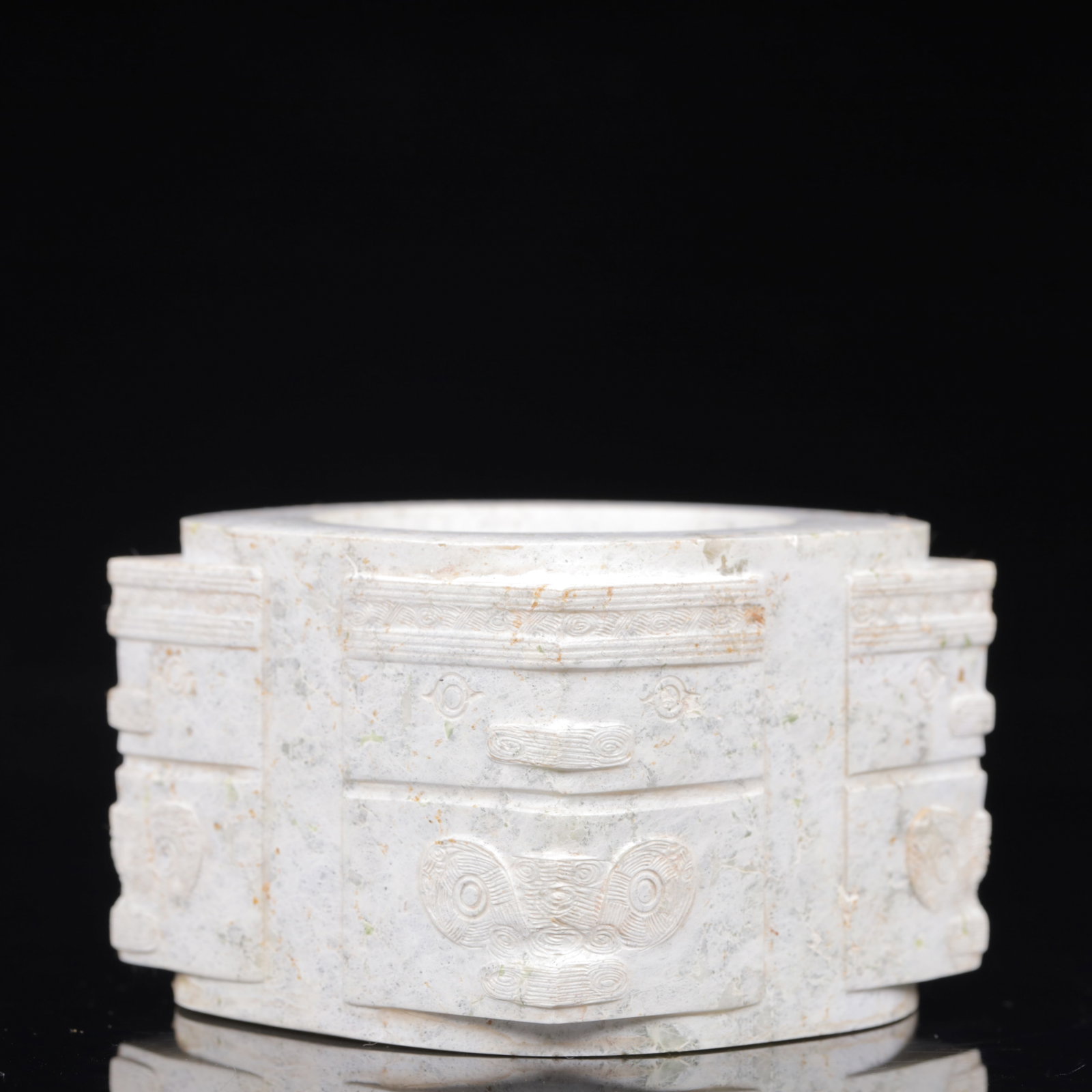 An Exquisite White Jade Beast-Face Pattern Ornament - 3