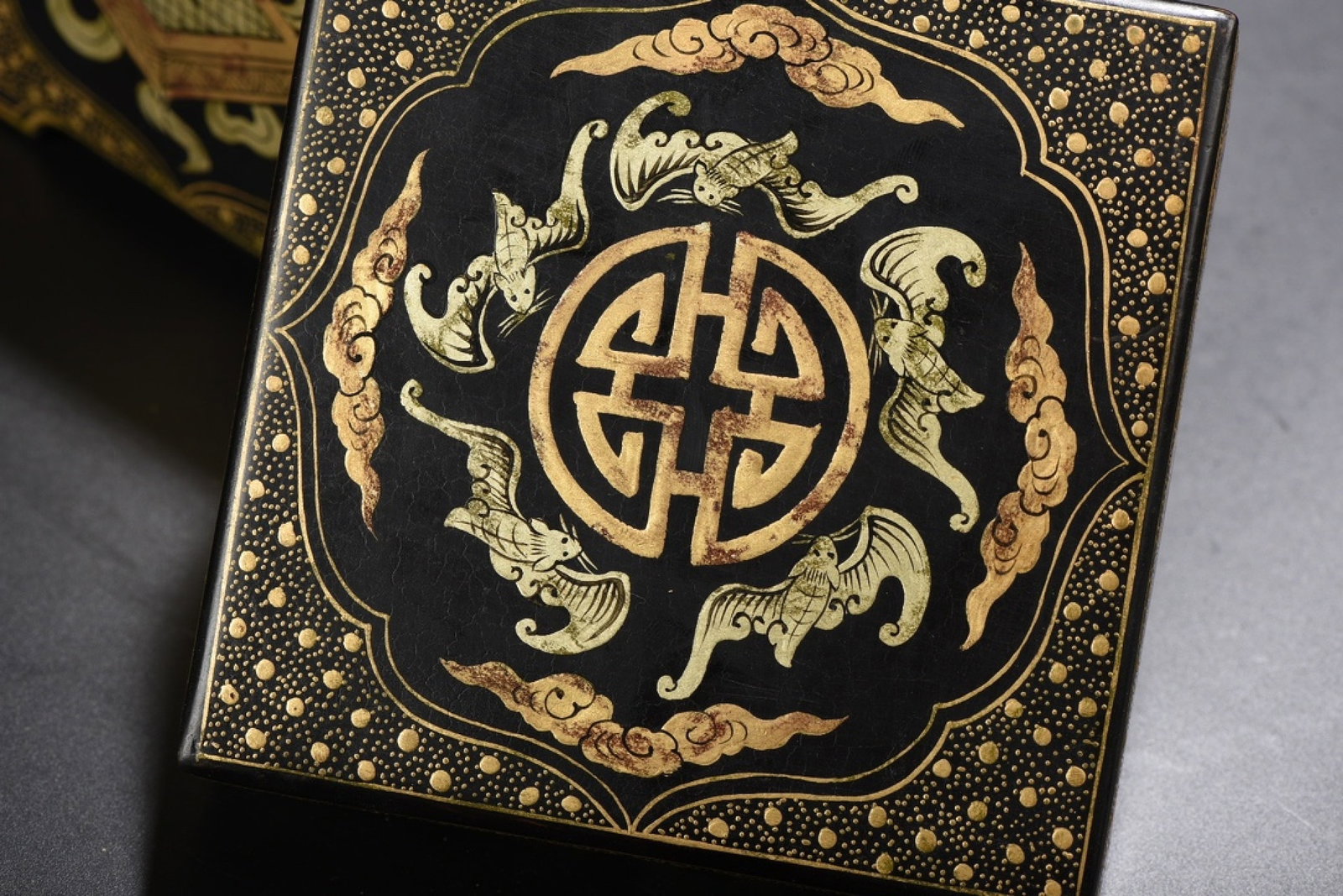 An Exquisite Carved Lacquer Painted Gold Bats Pattern Box - 7