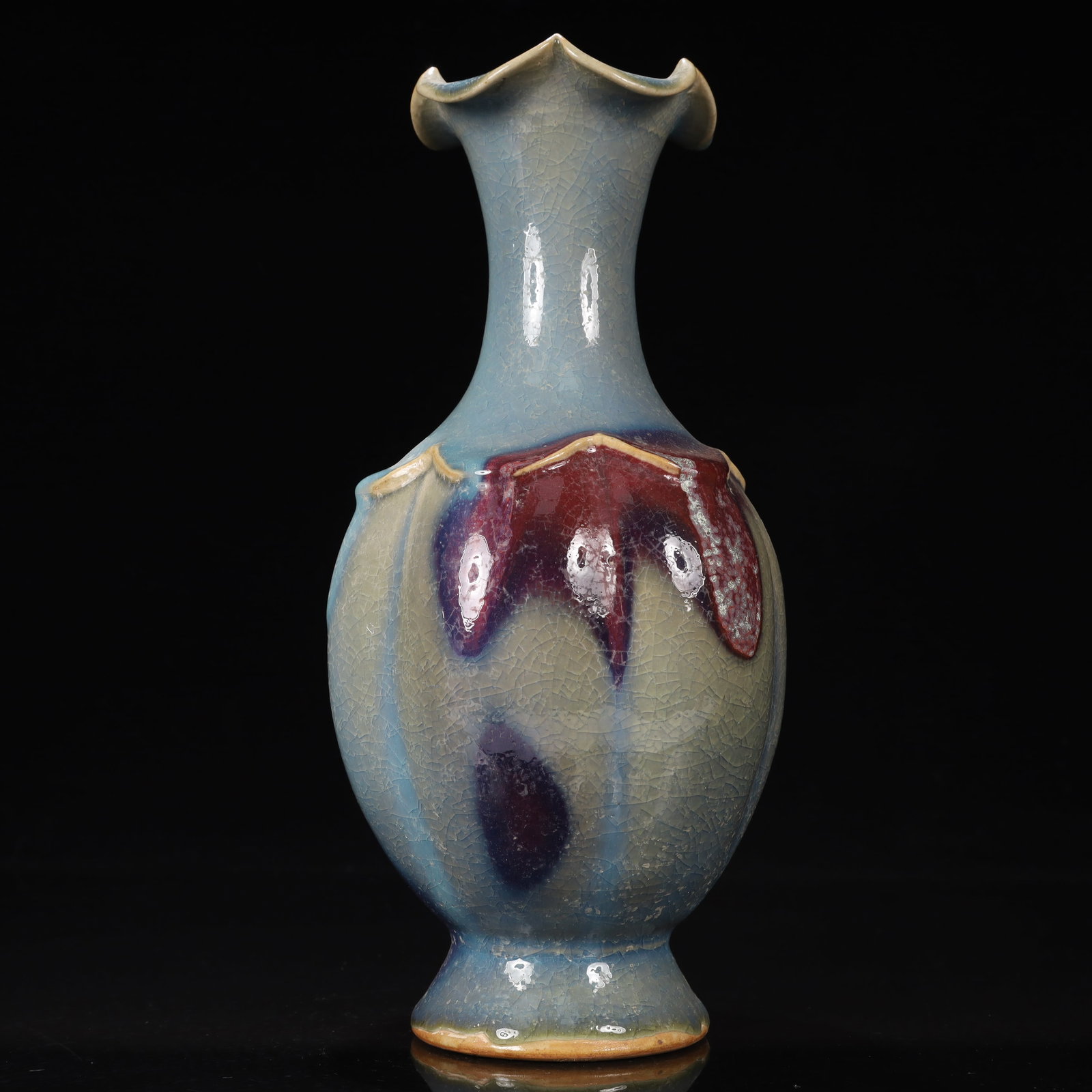 An Exquisite Jun yao Vase: An Exquisite Jun yao Vase,Song Dynasty, China,Size:5.1inx5.1inx11in,Weight:1150g 钧窑瓶，中国宋代