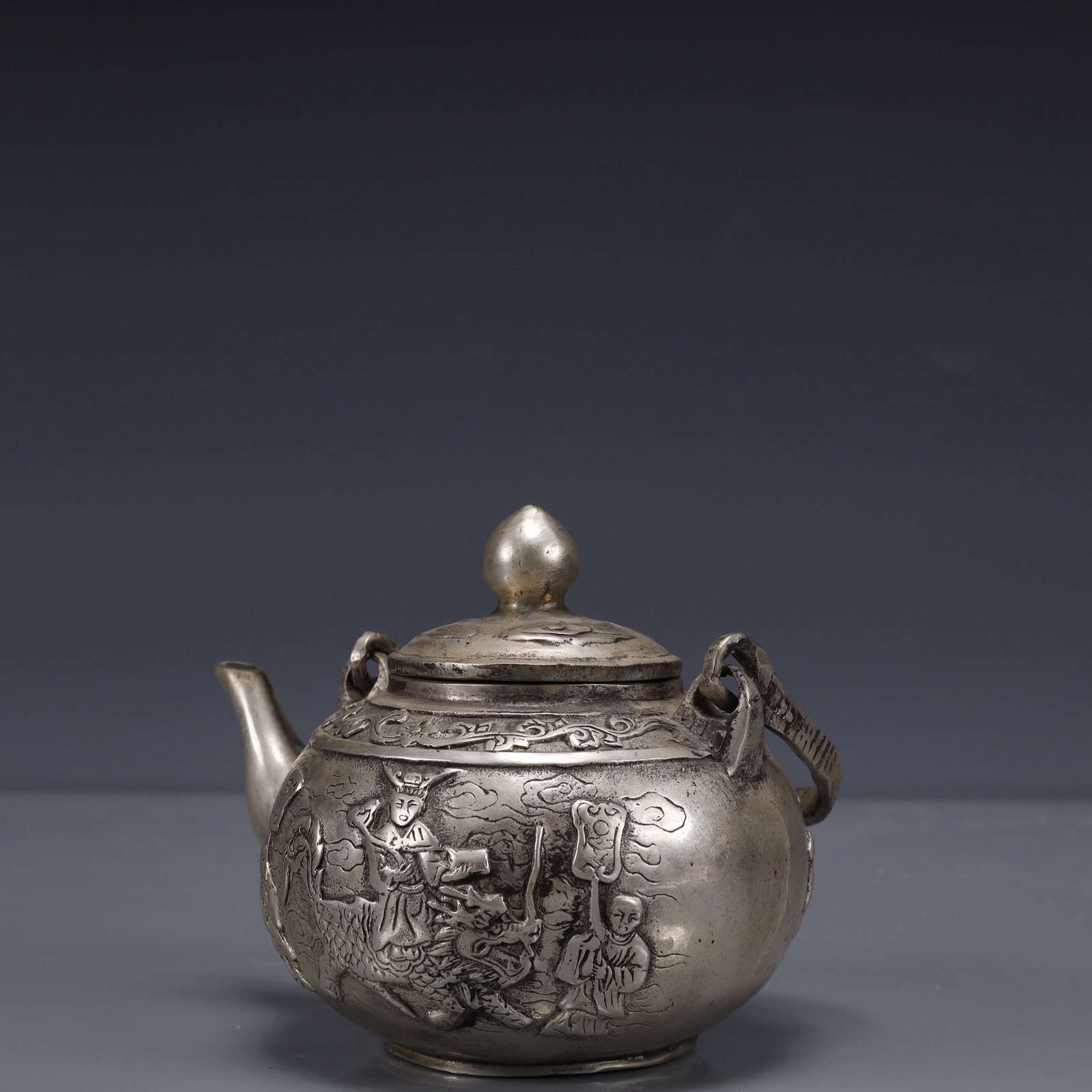 An Exquisite Silver-Plated Bronze Figure Pattern Ewer - 6