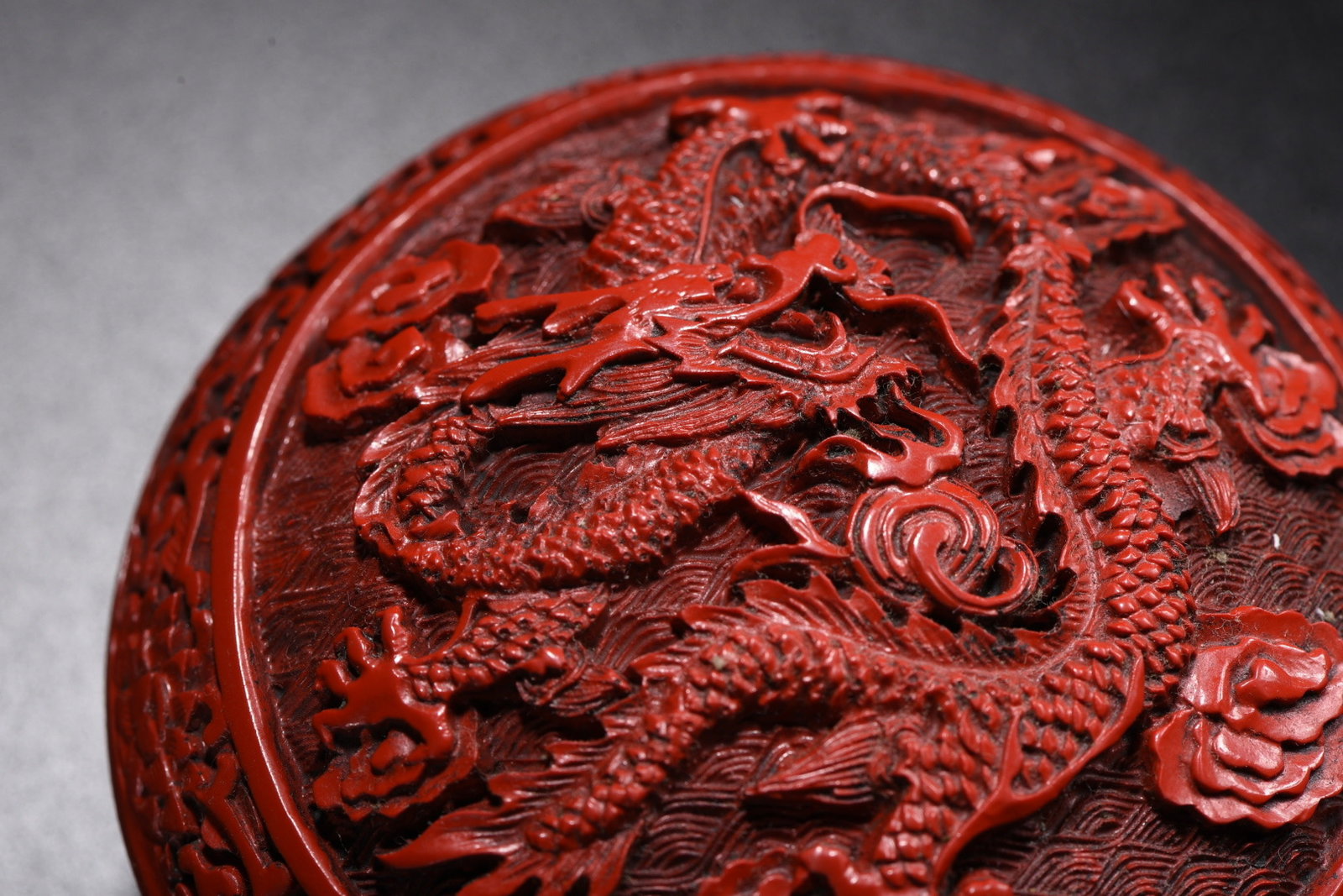 An Exquisite Carved Red Lacquer Dragon Pattern Box - 4