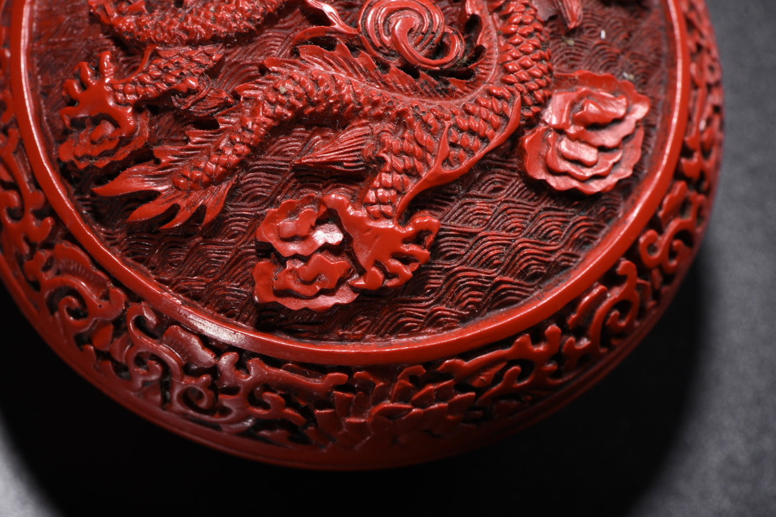 An Exquisite Carved Red Lacquer Dragon Pattern Box - 5