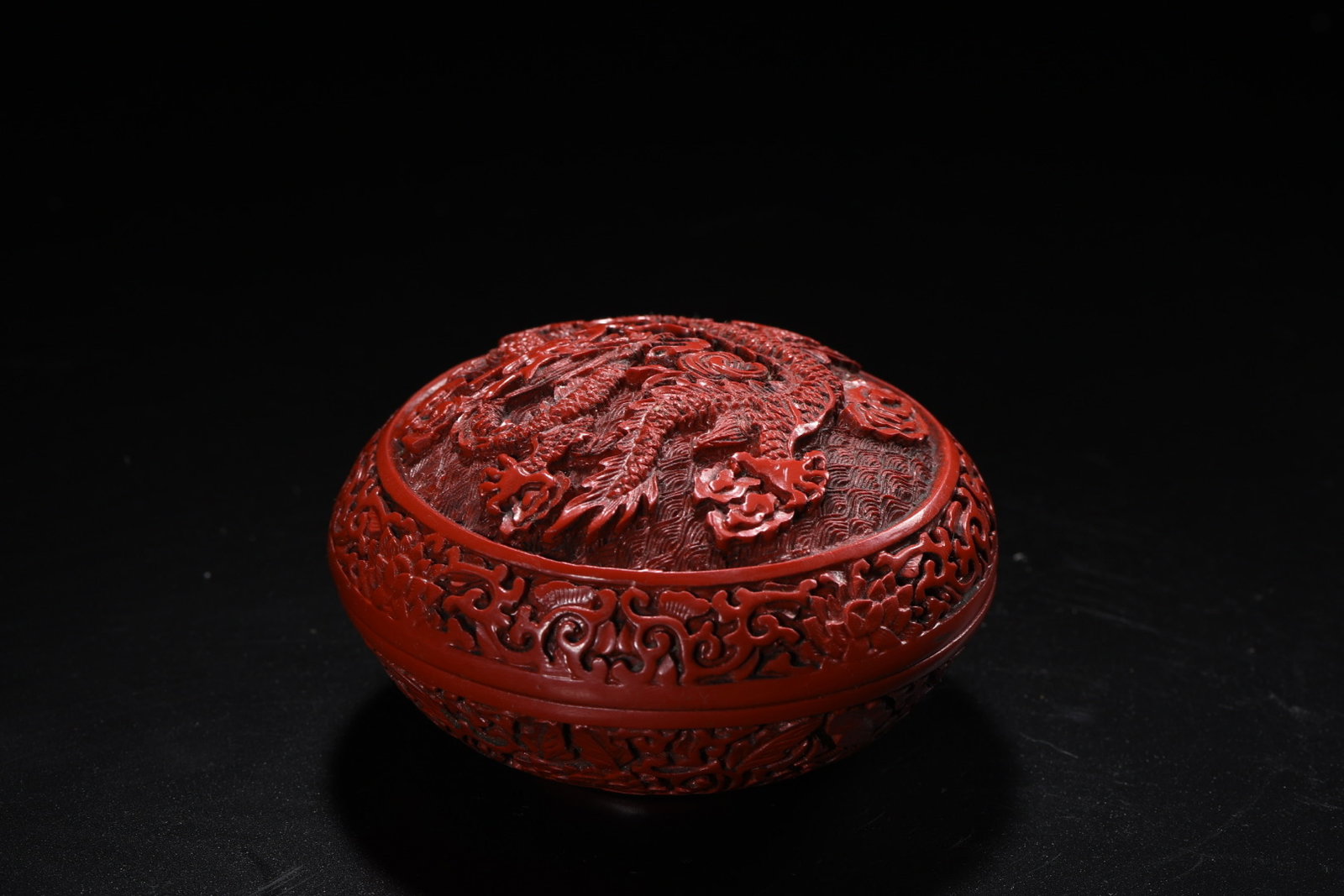 An Exquisite Carved Red Lacquer Dragon Pattern Box - 6