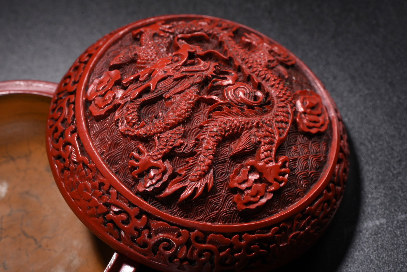 An Exquisite Carved Red Lacquer Dragon Pattern Box - 8