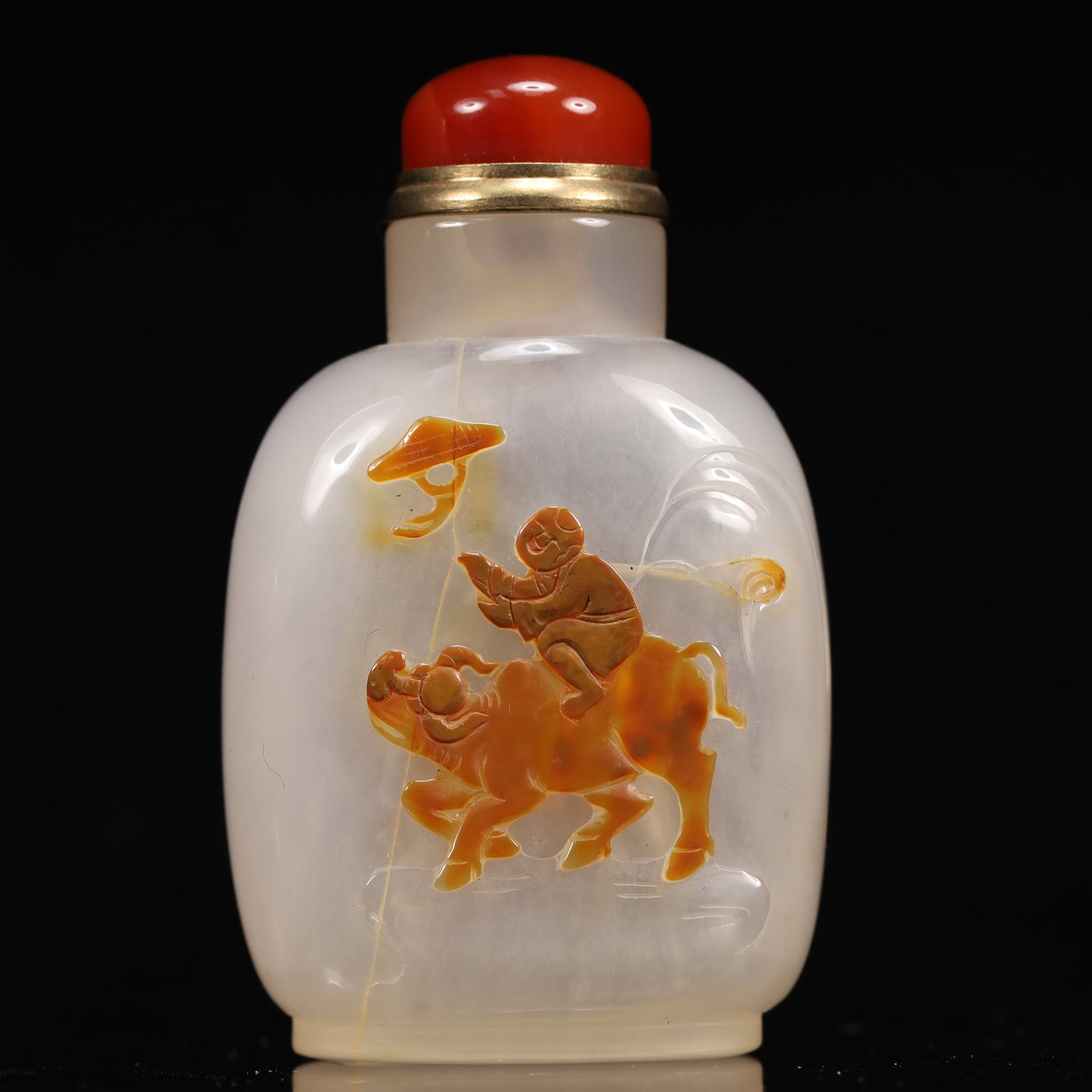 An Exquisite Agate Figure and Buffalo Pattern Snuff Bottle: An Exquisite Agate Figure and Buffalo Pattern Snuff Bottle,Qing Dynasty, China,Size:1.8inx1inx3.1in,Weight:83g