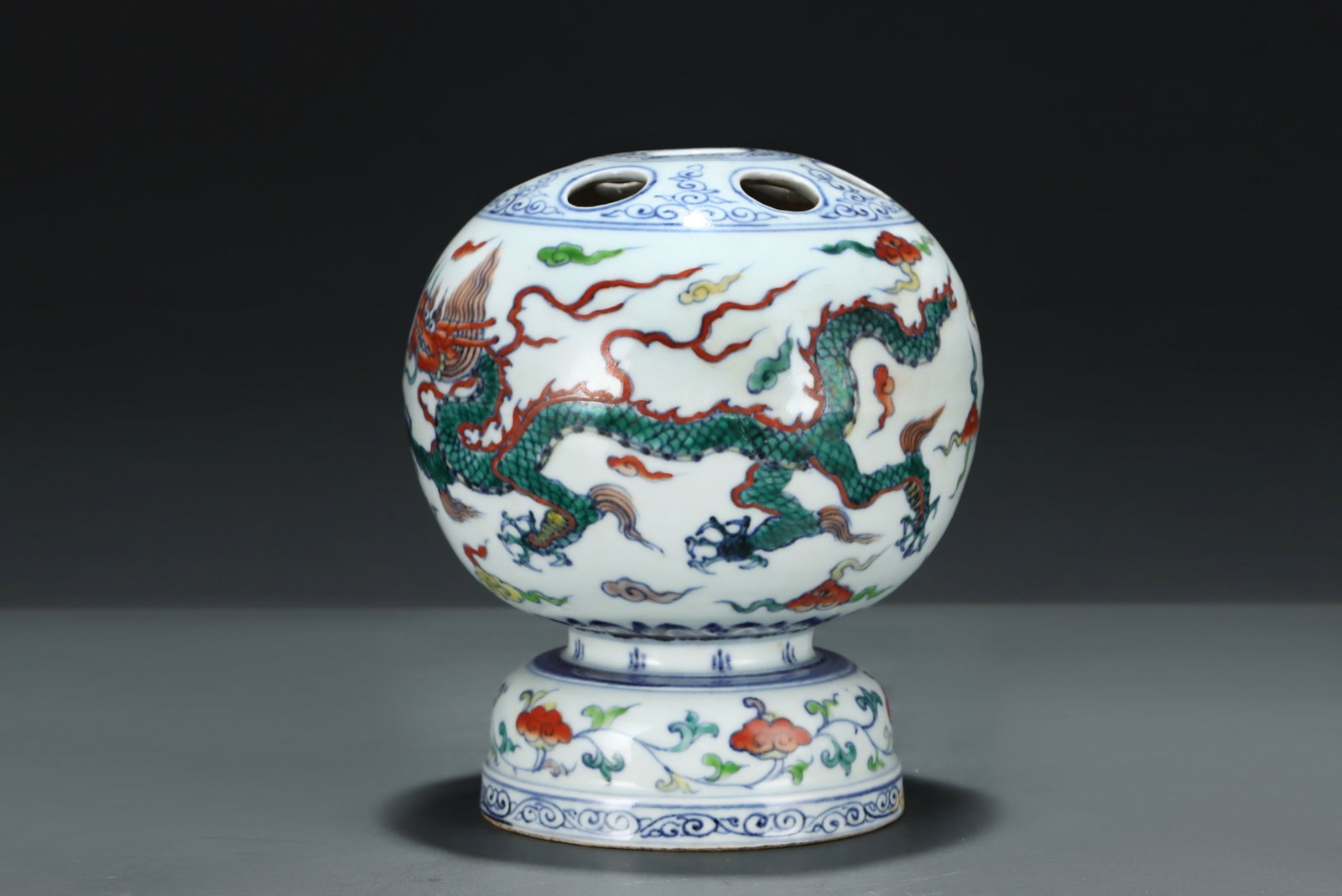 An Exquisite Wucai Dragon Pattern Hatstand - 3
