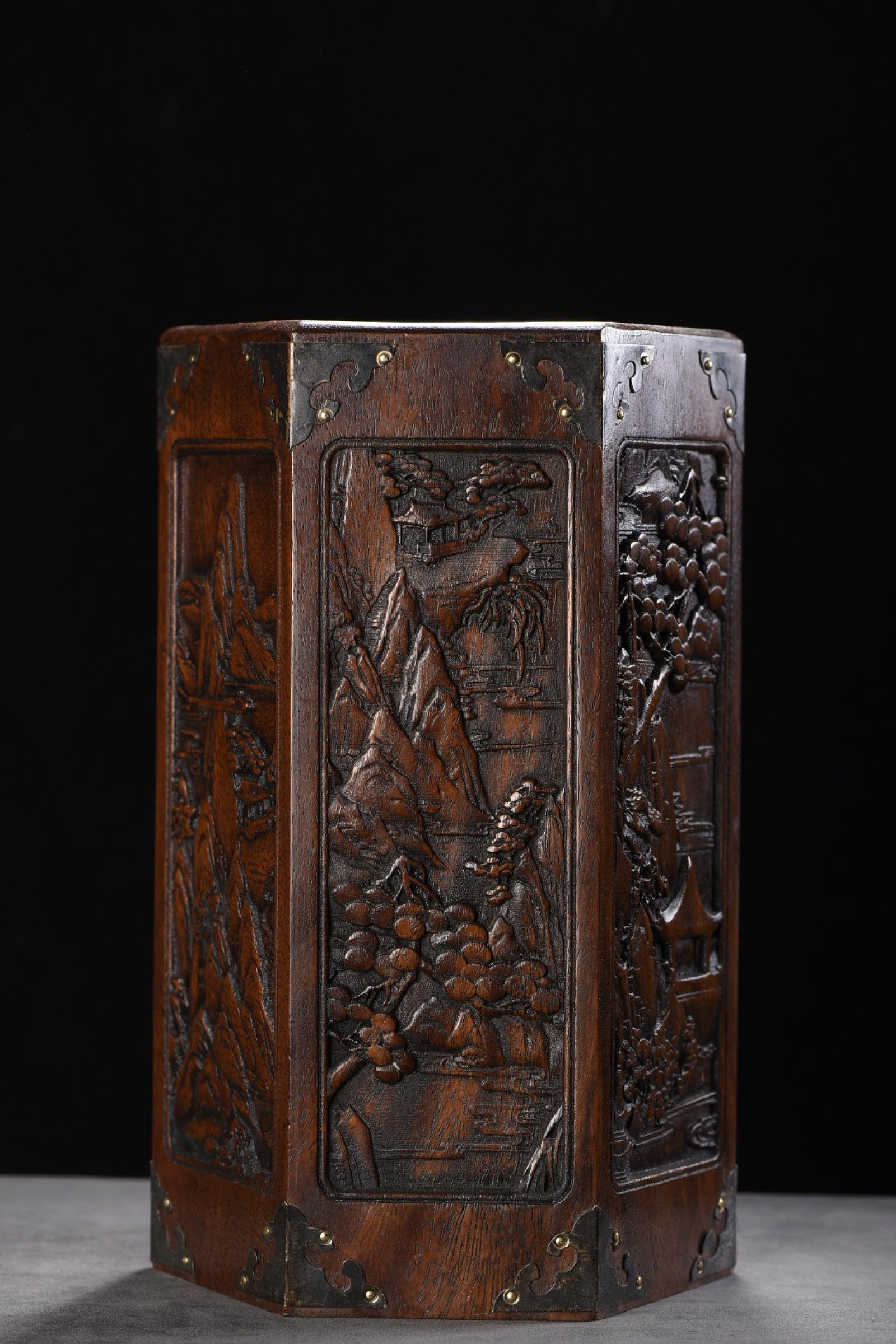 An Exquisite Huali wood Landscape Pattern Brush Pot: An Exquisite Huali wood Landscape Pattern Brush Pot,Qing Dynasty,China,With Mark,Size:11.4inx7.1in,Weight:1355g