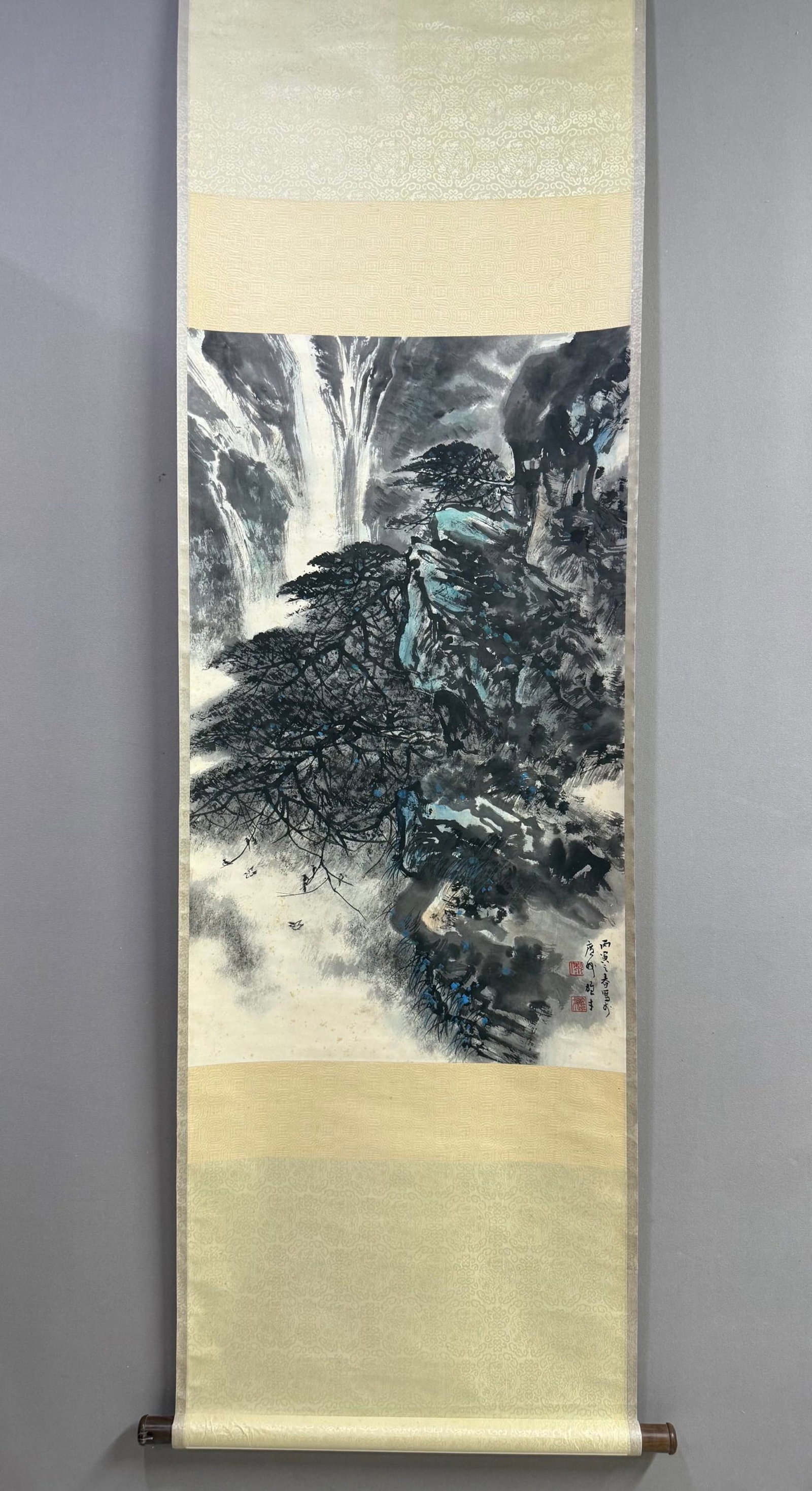 A Chinese Vertical Scroll Ink Painting of Landscape on Paper: A Chinese Vertical Scroll Ink Painting of Landscape on Paper,Li Xiongcai,Size:38.6inx26.4in