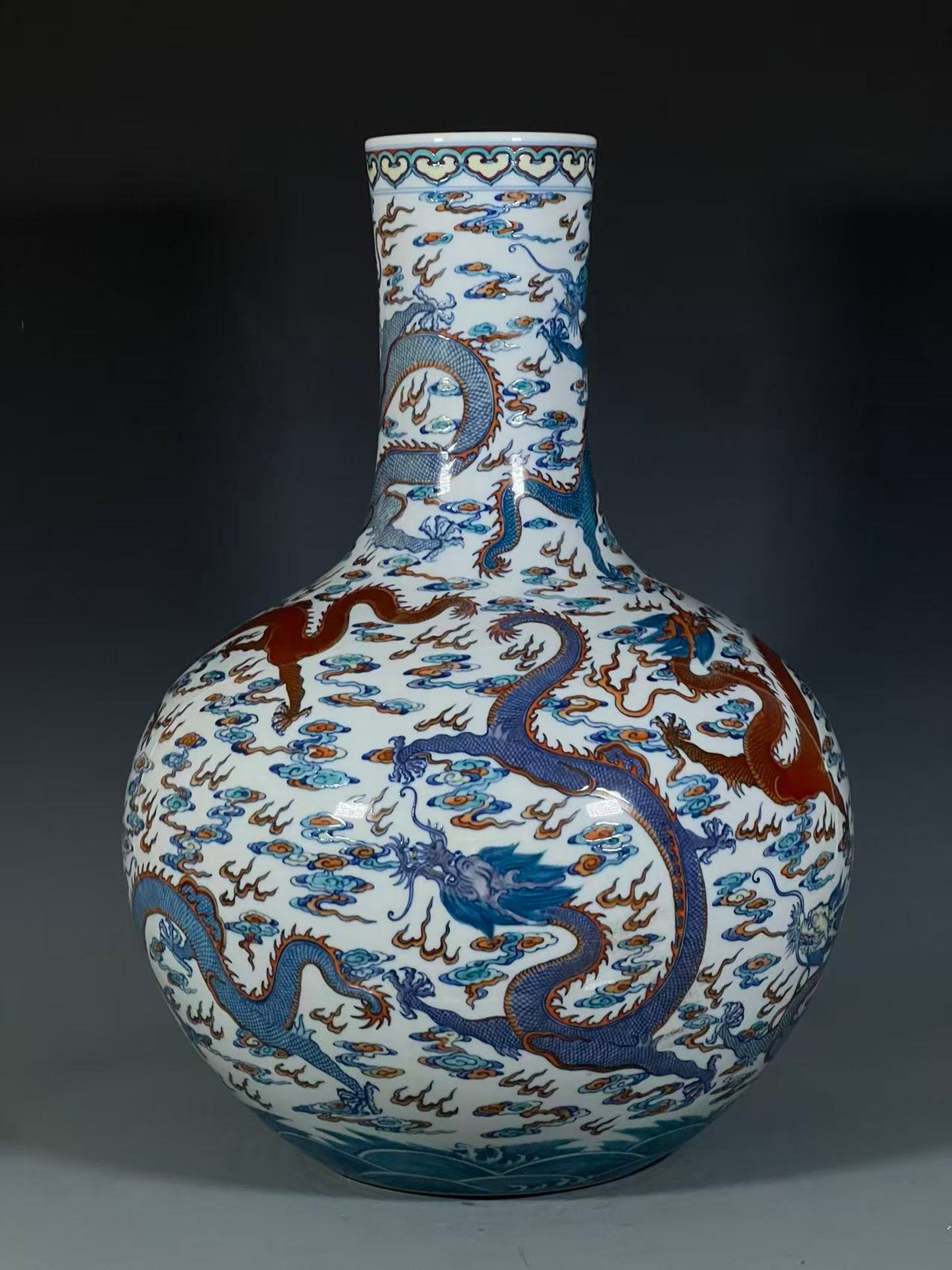 A Huge Doucai Auspicious Cloud and Dragon Pattern Vase - 2