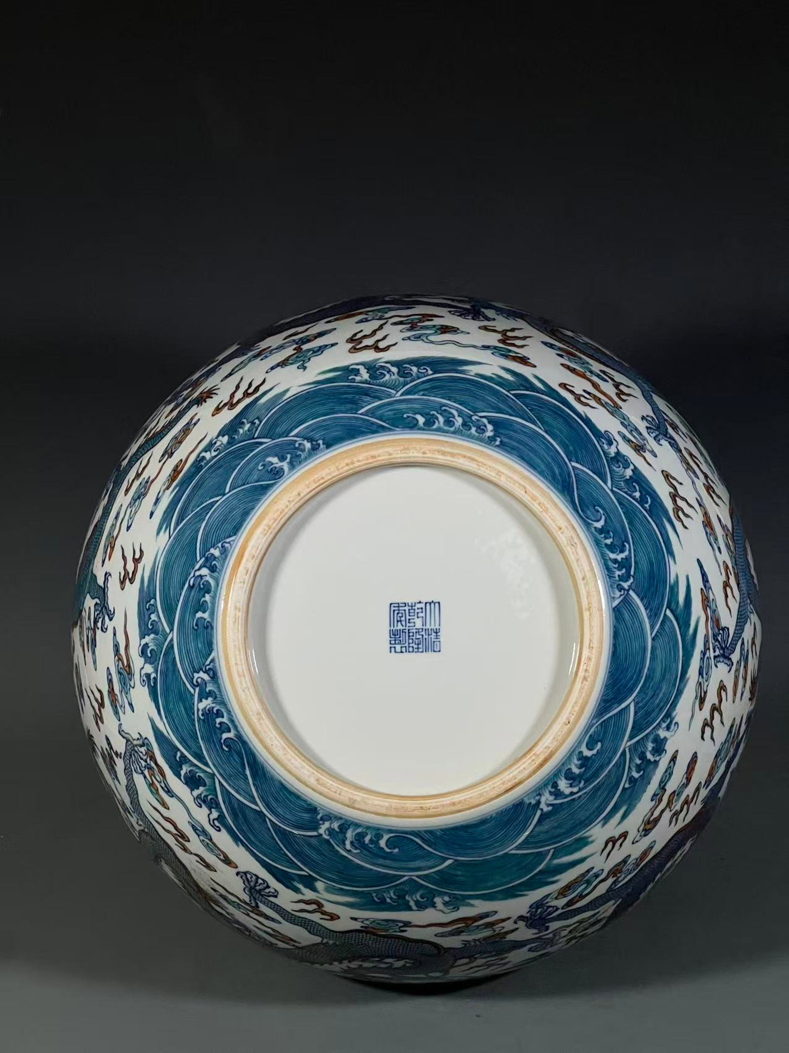 A Huge Doucai Auspicious Cloud and Dragon Pattern Vase - 9