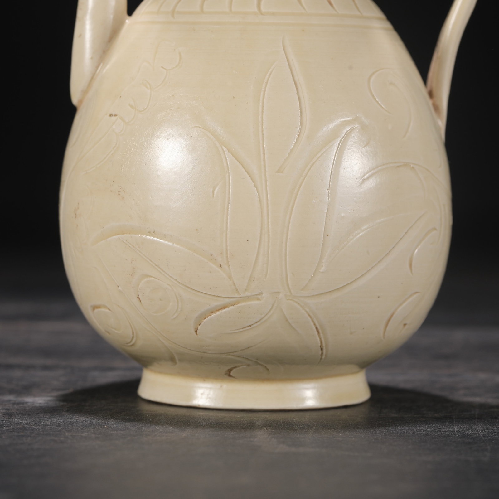 An Exquisite Ding yao White Glazed Flower Pattern Pot - 4