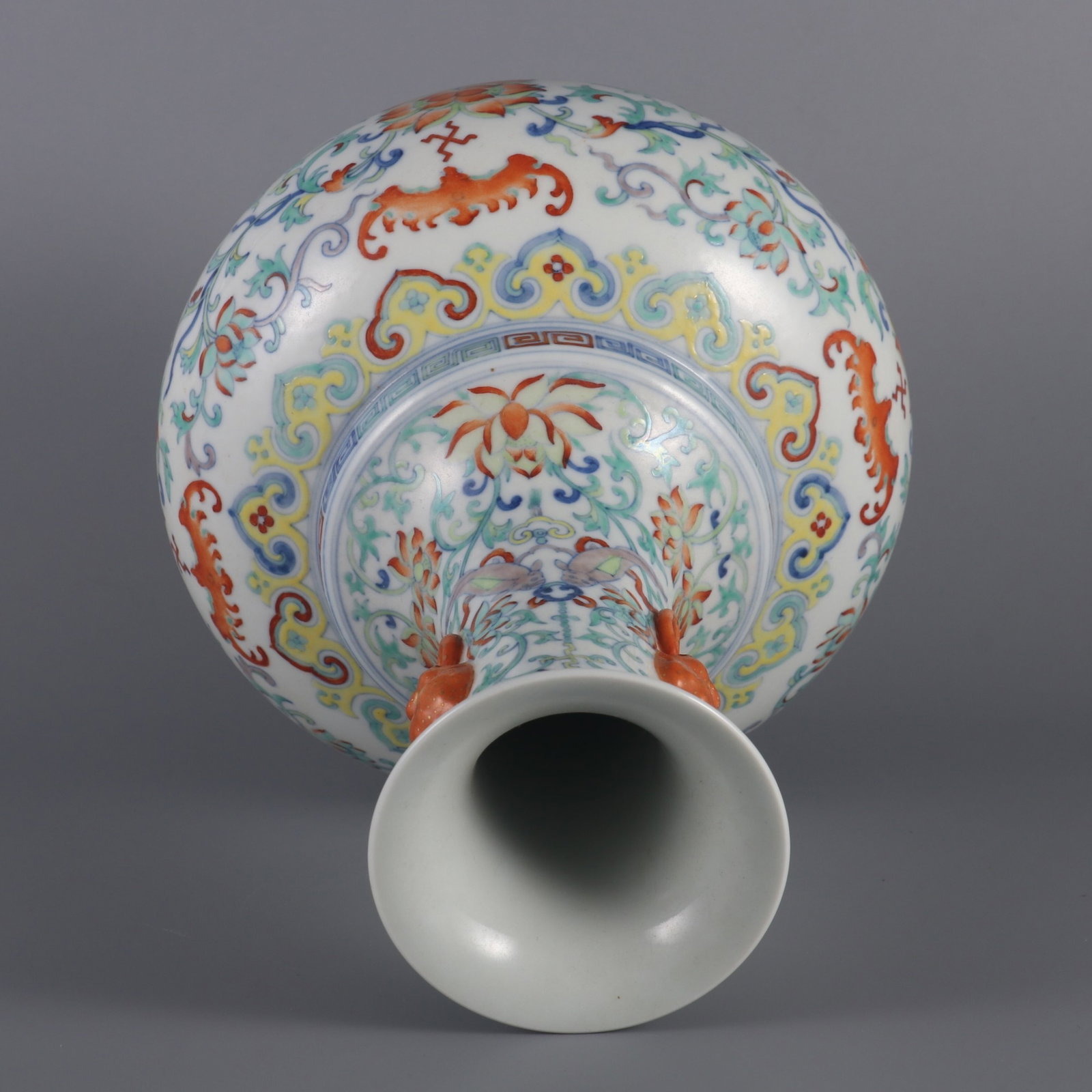 An Exquisite Doucai Flower Pattern Beast-Ears Vase - 7