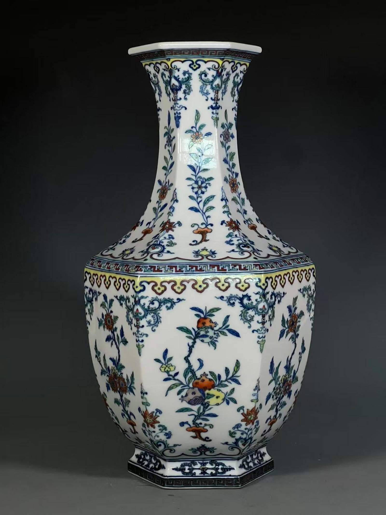 A Huge Doucai Flower Pattern Vase - 2