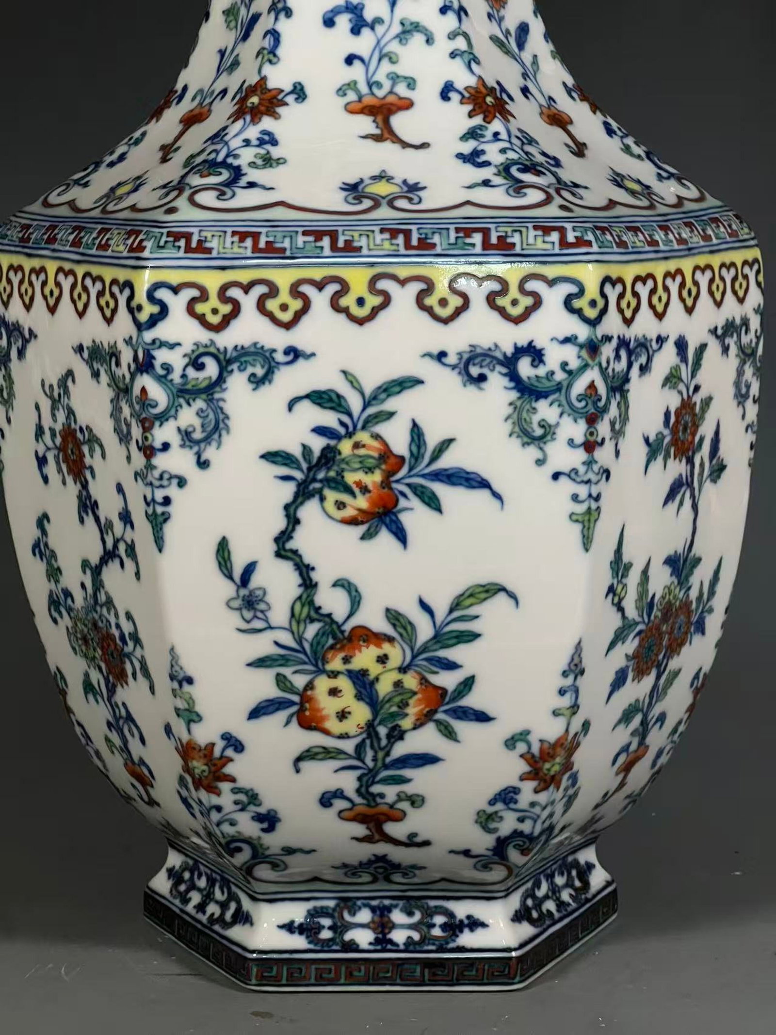 A Huge Doucai Flower Pattern Vase - 5