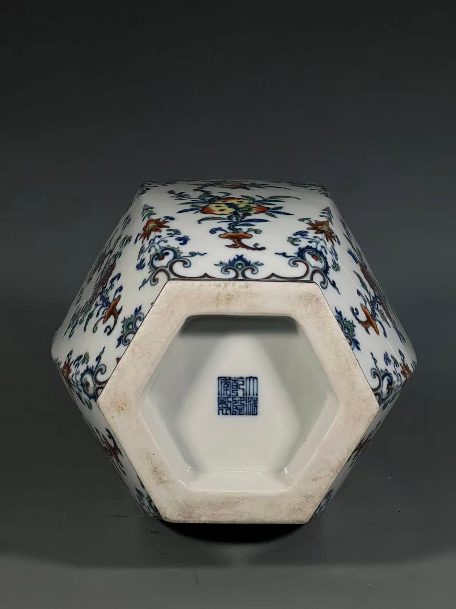 A Huge Doucai Flower Pattern Vase - 8