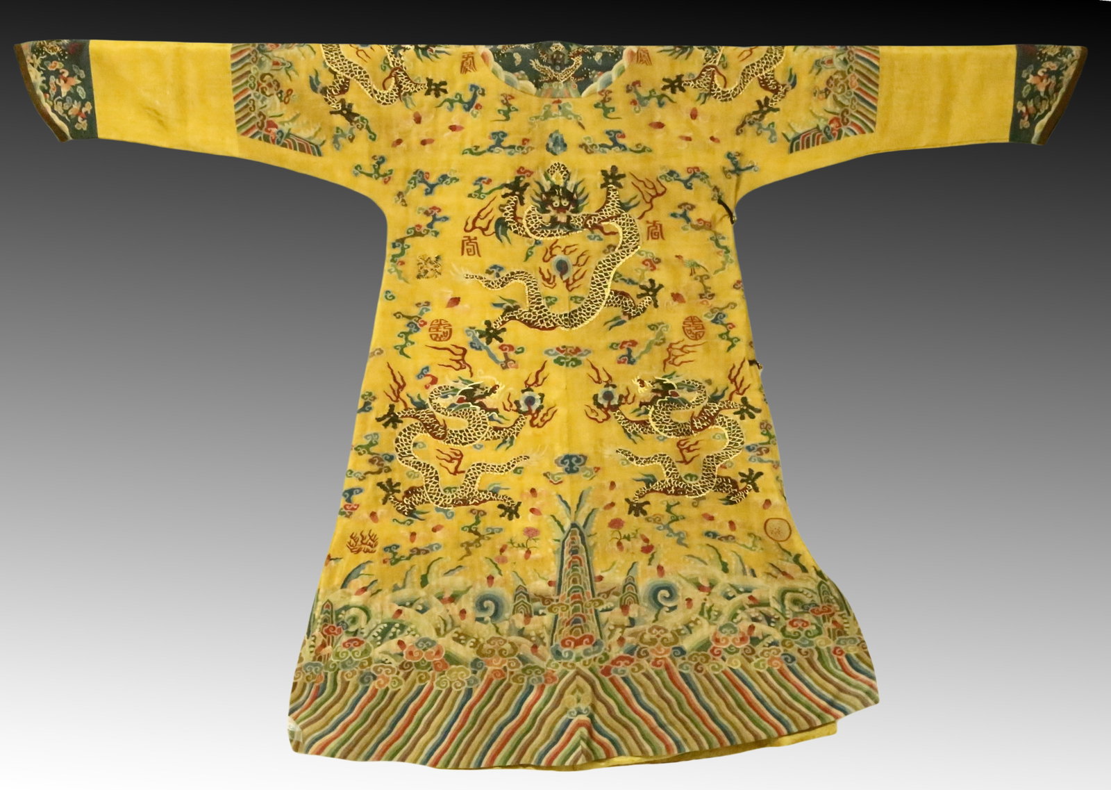 An Exquisite Kesi Imperial Robe - 8