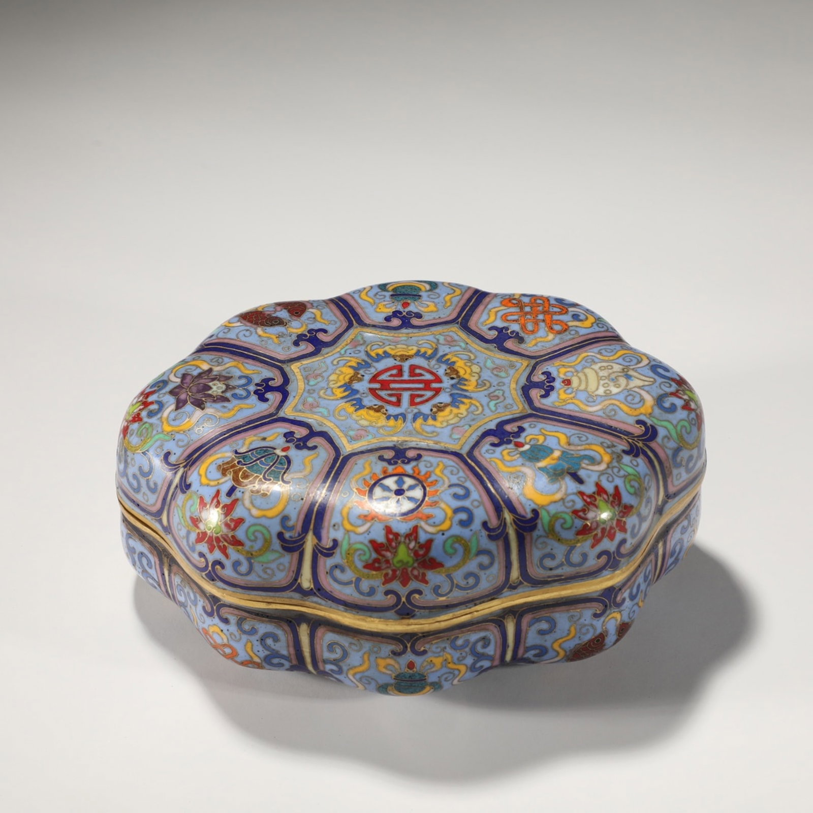 An Exquisite Cloisonne Eight Treasures Pattern Box - 2