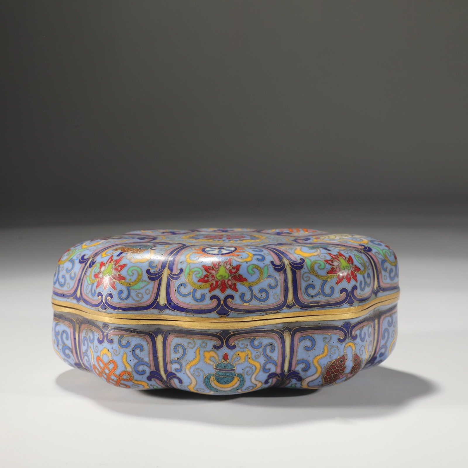 An Exquisite Cloisonne Eight Treasures Pattern Box - 3