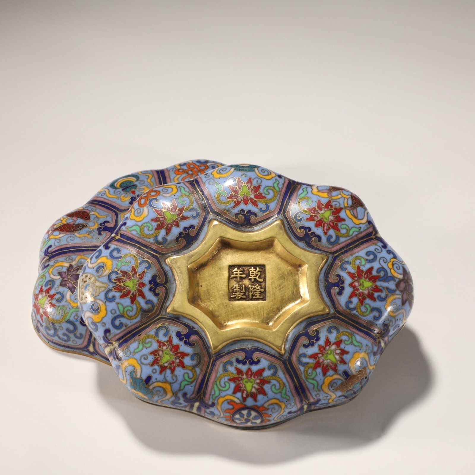 An Exquisite Cloisonne Eight Treasures Pattern Box - 5
