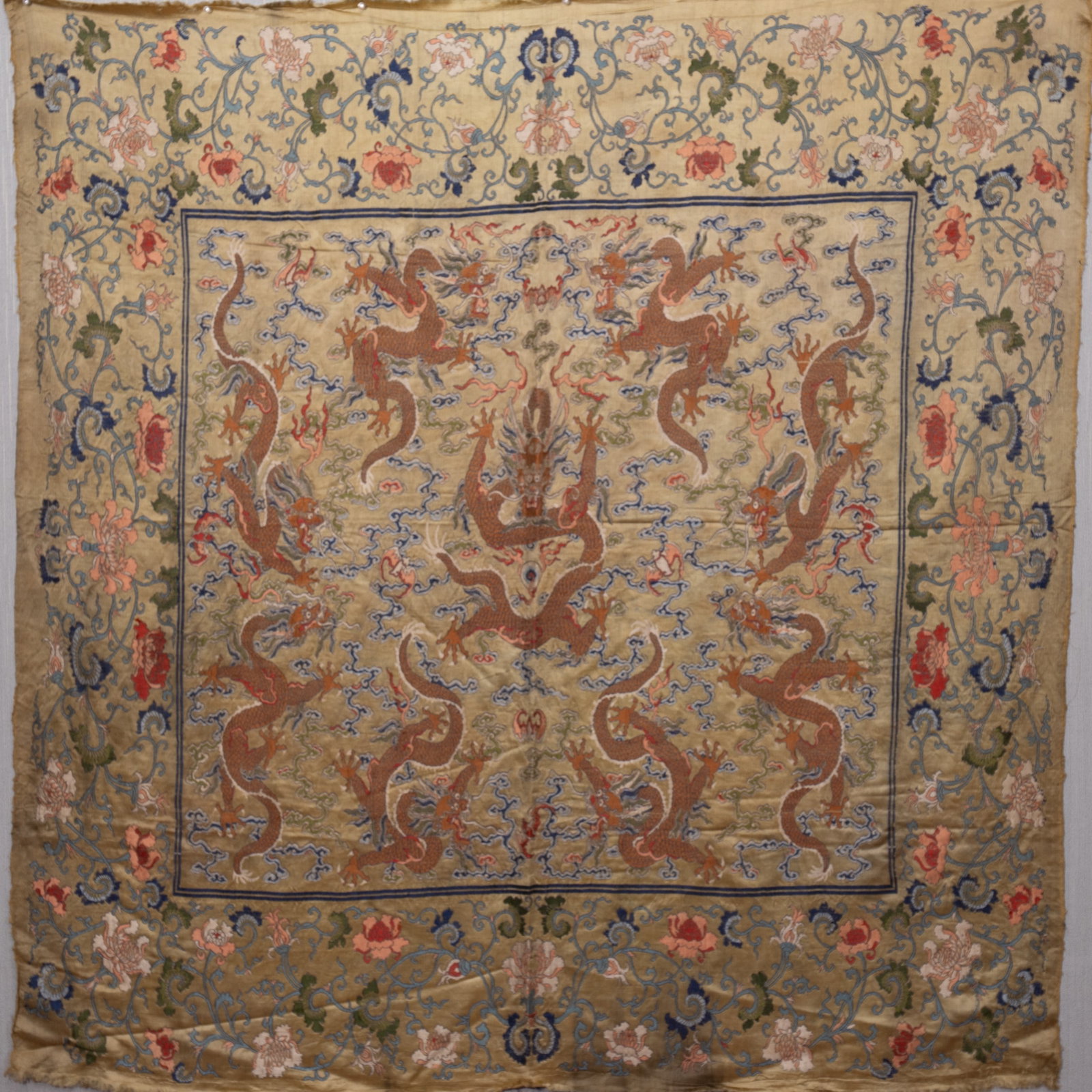 An Exquisite Brocade Embroidery Auspicious Cloud and Dragon Pattern: An Exquisite Brocade Embroidery Auspicious Cloud and Dragon Pattern,Qing Dynasty,China,Size:51.2inx48.8in