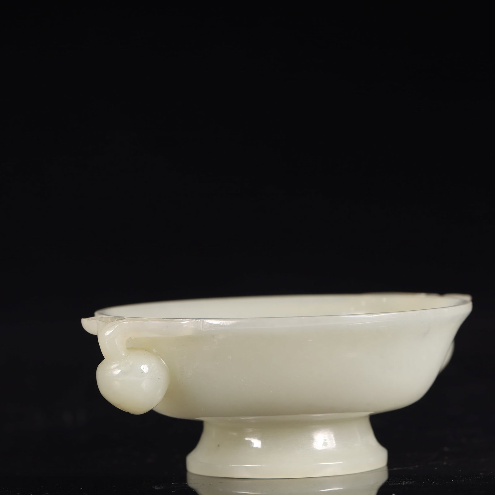 An Exquisite White Jade Peach Pattern Double-Ears Cup - 2
