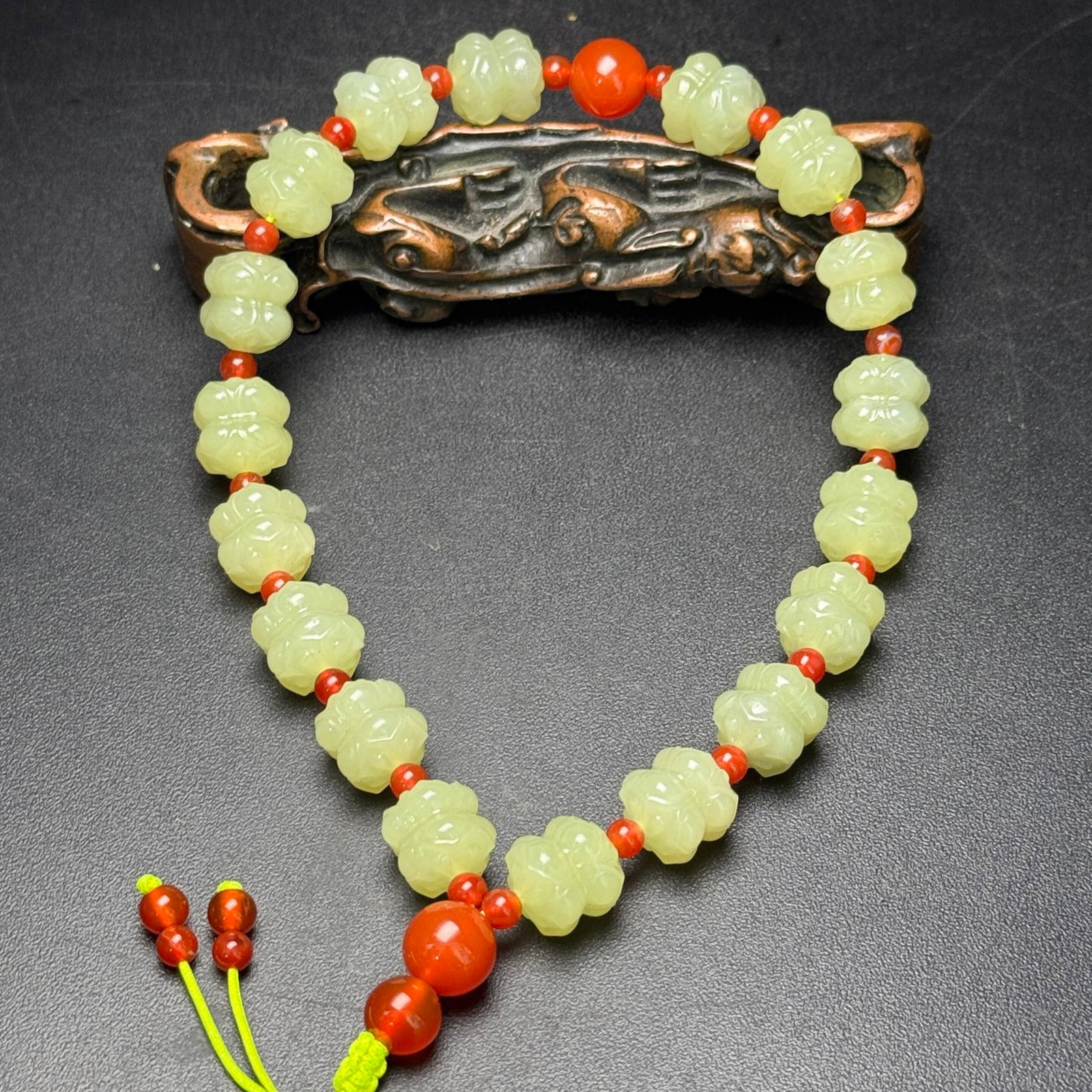 An Exquisite Yellow Jade Lotus Bracelet: An Exquisite Yellow Jade Lotus Bracelet,Qing Dynasty,China,Size:0.5in,Weight:52g 黄玉荷花手串,中国清代