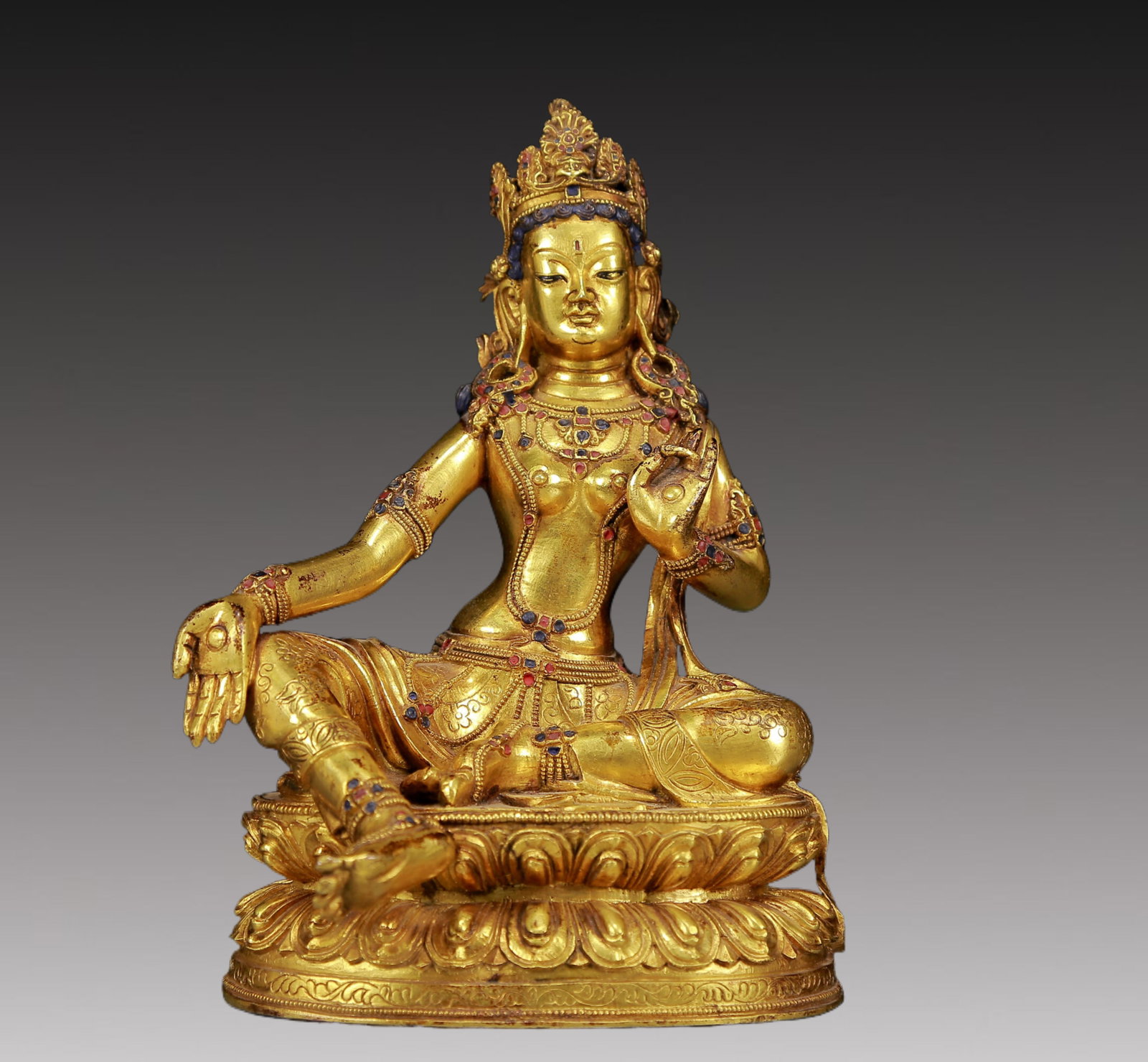 An Exquisite Gilt Bronze Inlaid Gems Statue of Green Tara: An Exquisite Gilt Bronze Inlaid Gems Statue of Green Tara,Ming Dynasty, China,Size:5.1inx4.7inx7.9in,Weight:1950g 铜鎏金嵌宝石绿度母像ᦁ