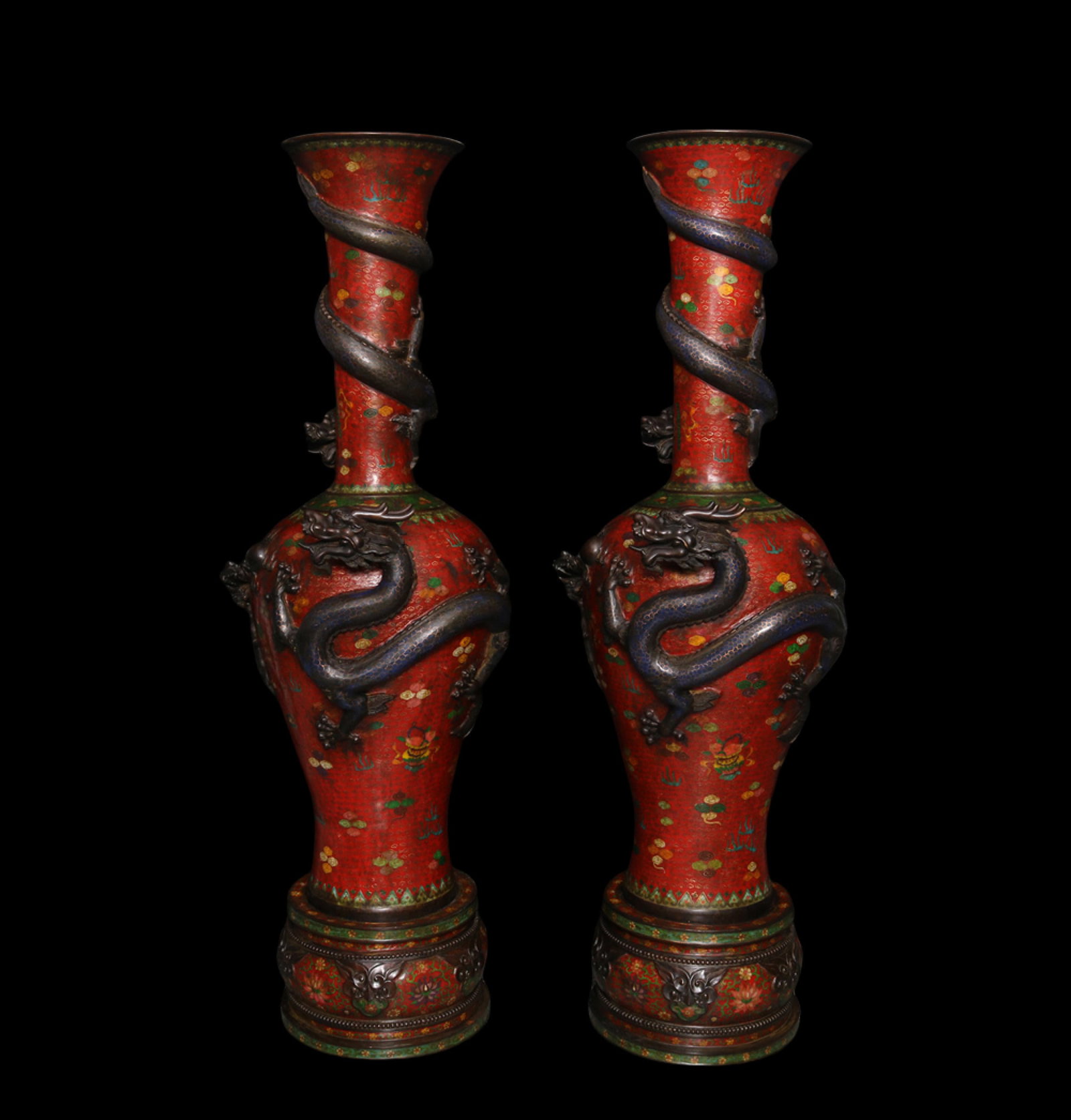 A Pair of Huge Cloisonne Dragon Pattern Vases (1 of 8)