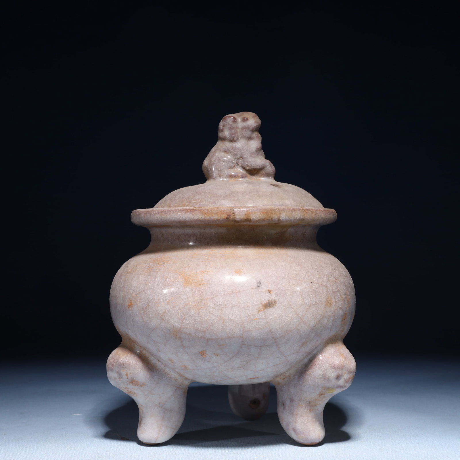 An Exquisite Guan yao Tripod Censer: An Exquisite Guan yao Tripod Censer Guan yao Tripod Censer,Song Dynasty,China,Size:6.3inx9.1in,Weight:1200g 官窑三足香炉,中国宋代