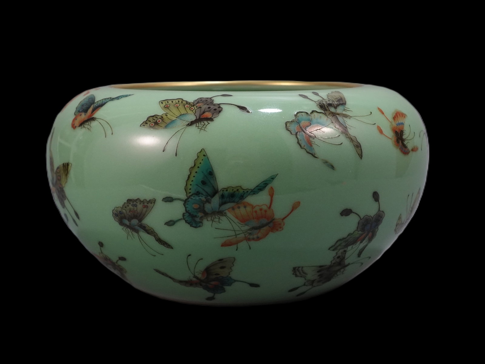 An Exquisite Celadon Glazed Butterfly Pattern Brush Washer (1 of 8)