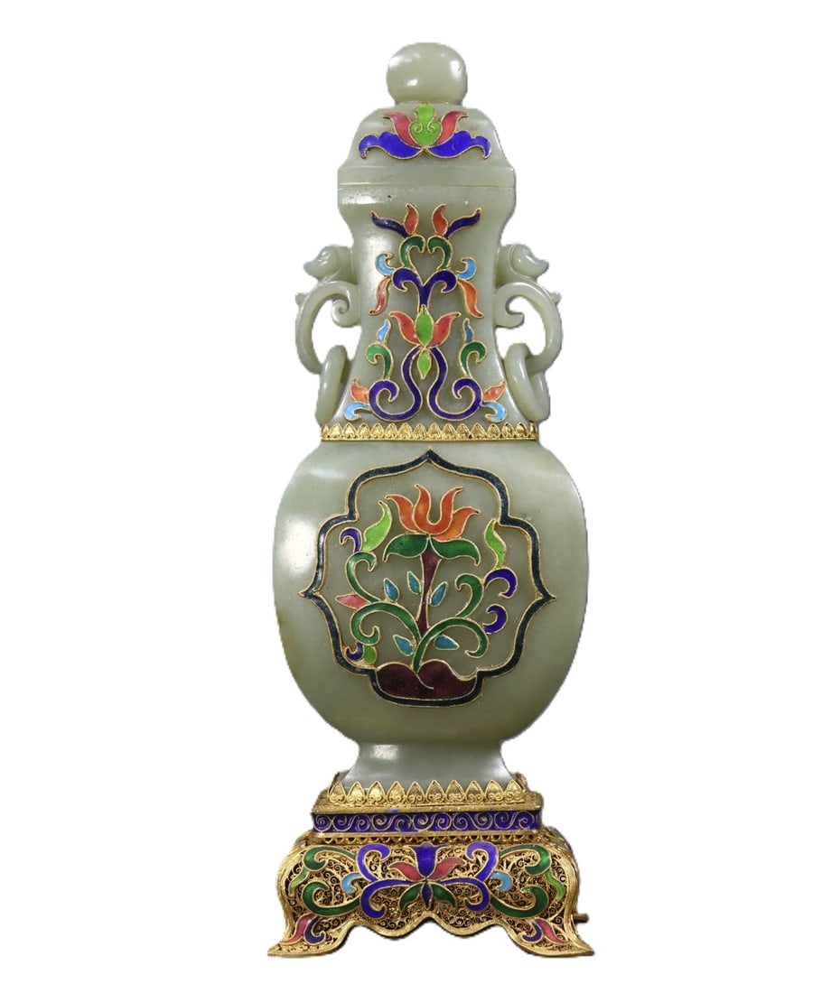 An Exquisite Gilt Silver Flower Pattern Double-Ears Bottle: An Exquisite Gilt Silver Flower Pattern Double-Ears Bottle,Qing Dynasty,China,Size:8.9inx3.1inx2.8in,Weight:441g 银鎏金花卉纹双耳盖瓶,ߑ
