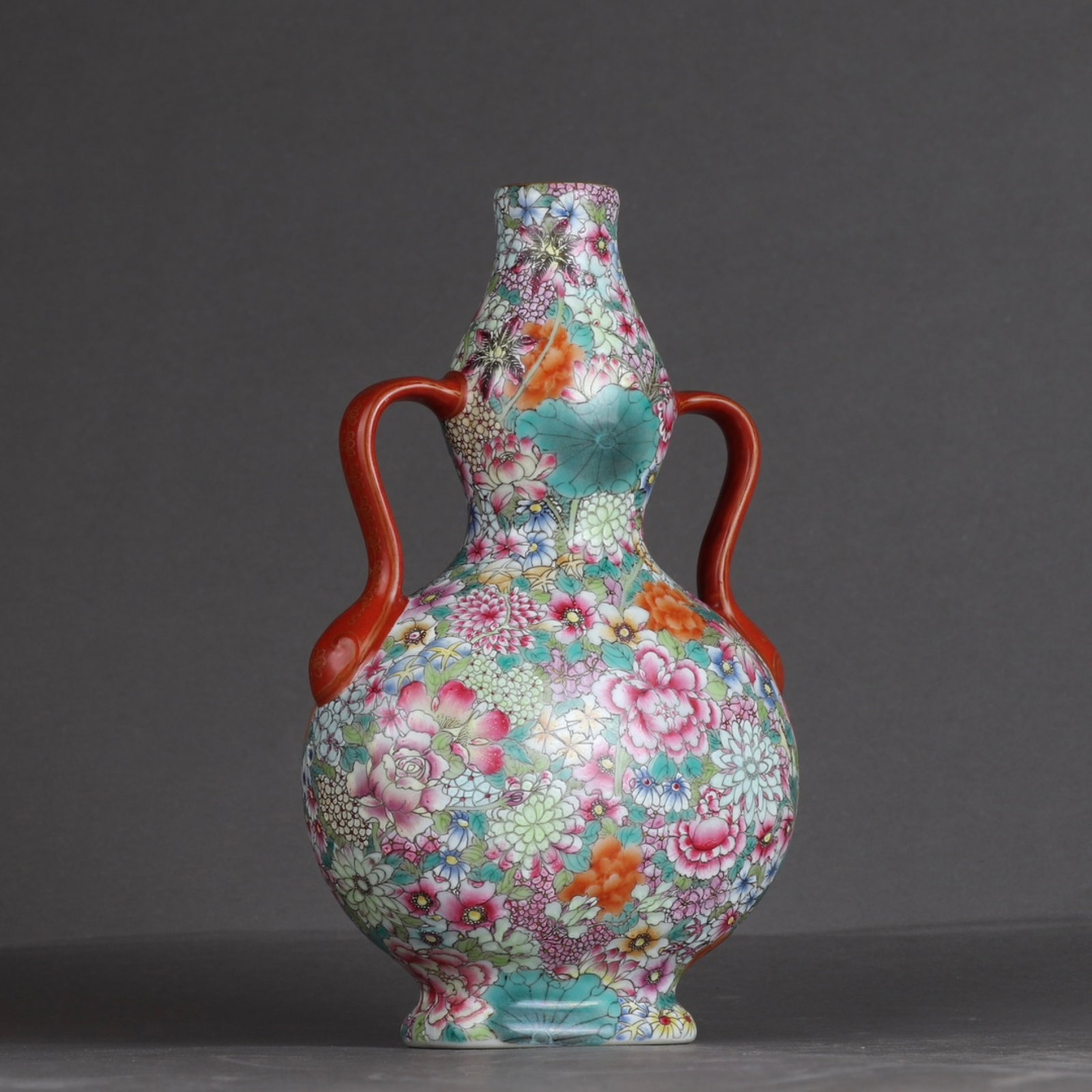 An Exquisite Enamel Flower Pattern Double-Ears Vase - 2