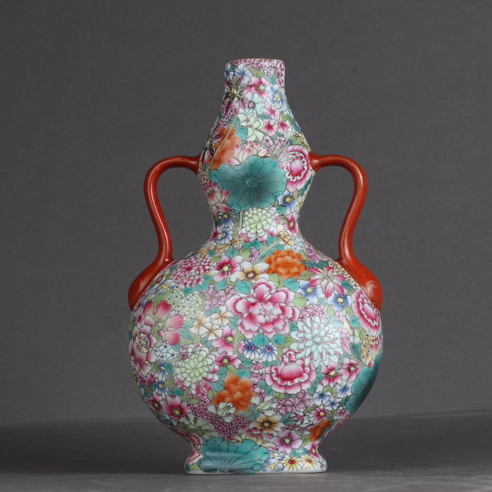 An Exquisite Enamel Flower Pattern Double-Ears Vase - 3