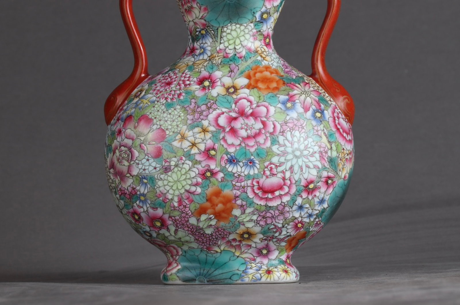 An Exquisite Enamel Flower Pattern Double-Ears Vase - 4