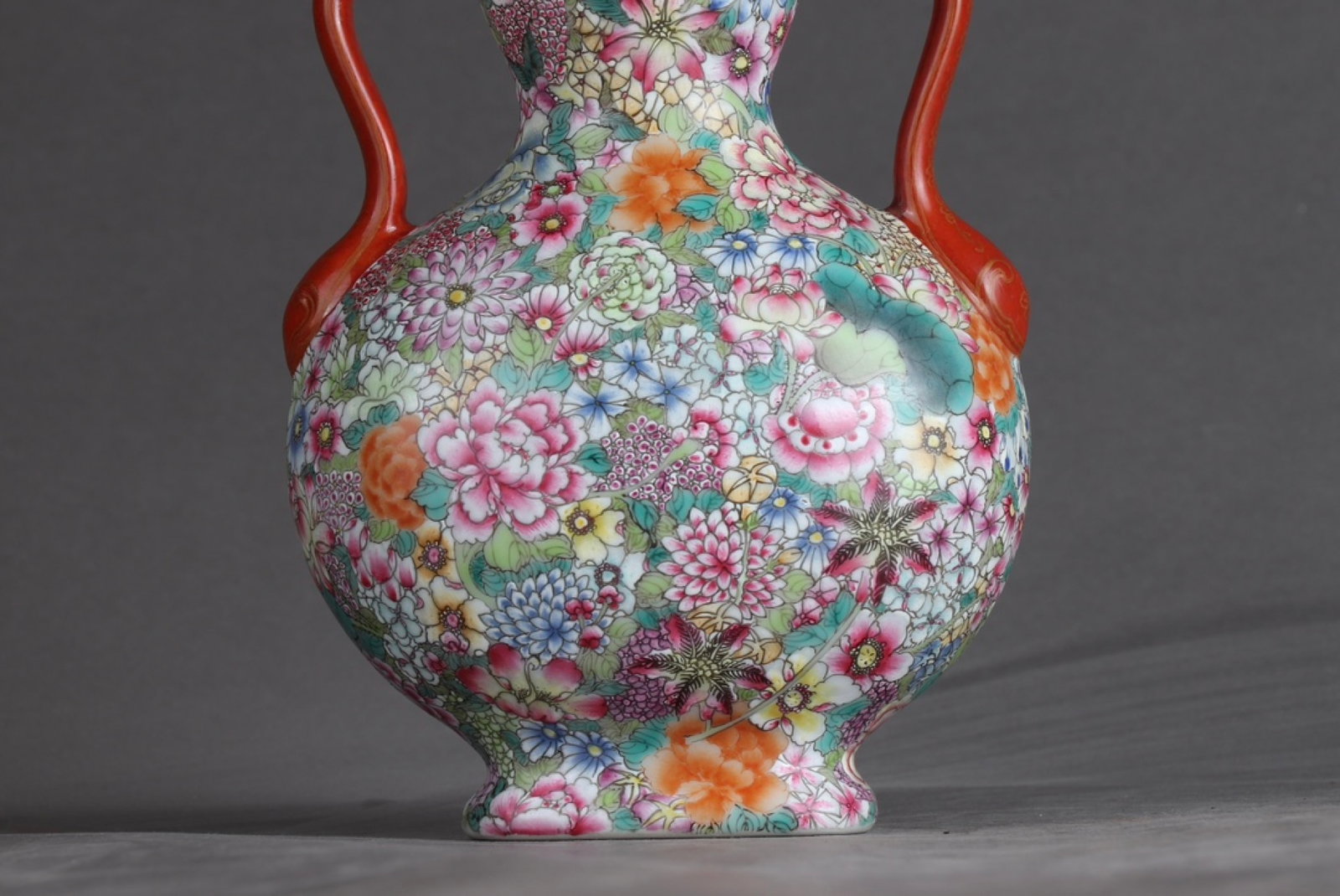 An Exquisite Enamel Flower Pattern Double-Ears Vase - 7