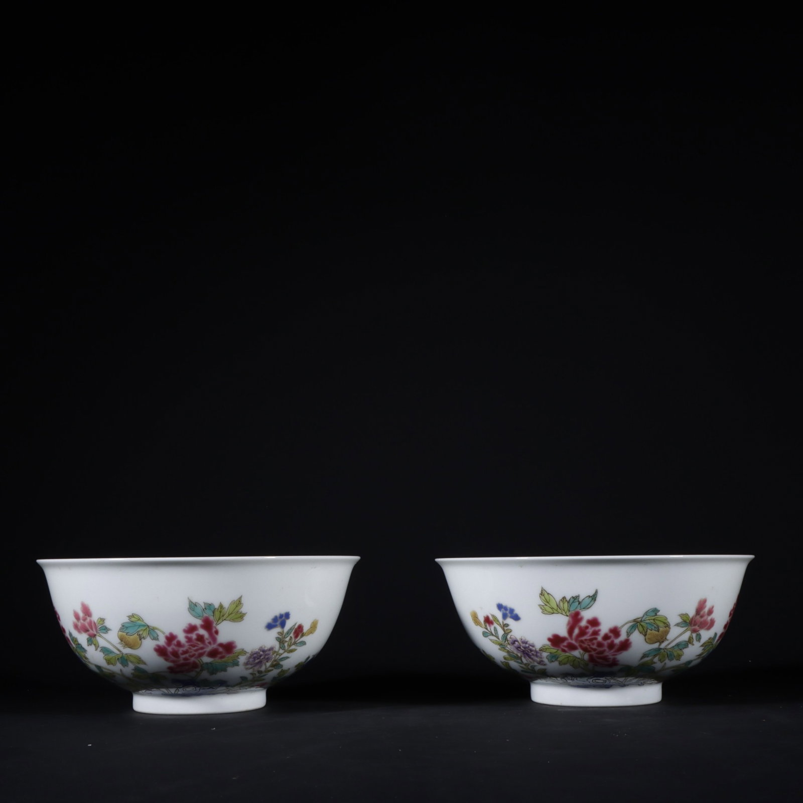 A Pair of Exquisite Famille-Rose Flower Pattern Bowl: A Pair of Exquisite Famille-Rose Flower Pattern Bowls,Qing Dynasty,China,Yongzheng Six-character Mark,Size:2.9inx6.3in 一对粉彩花卉纹碗,中国