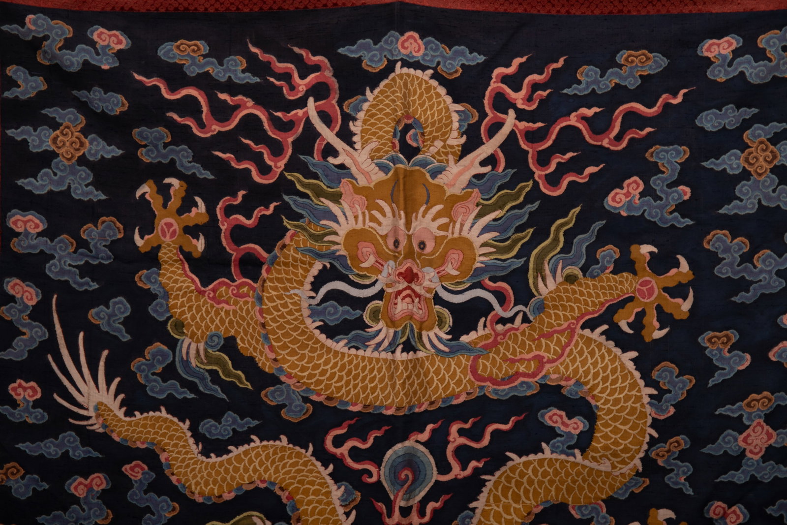 An Exquisite Kesi Embroidery Auspicious Cloud and Dragon Pattern - 2