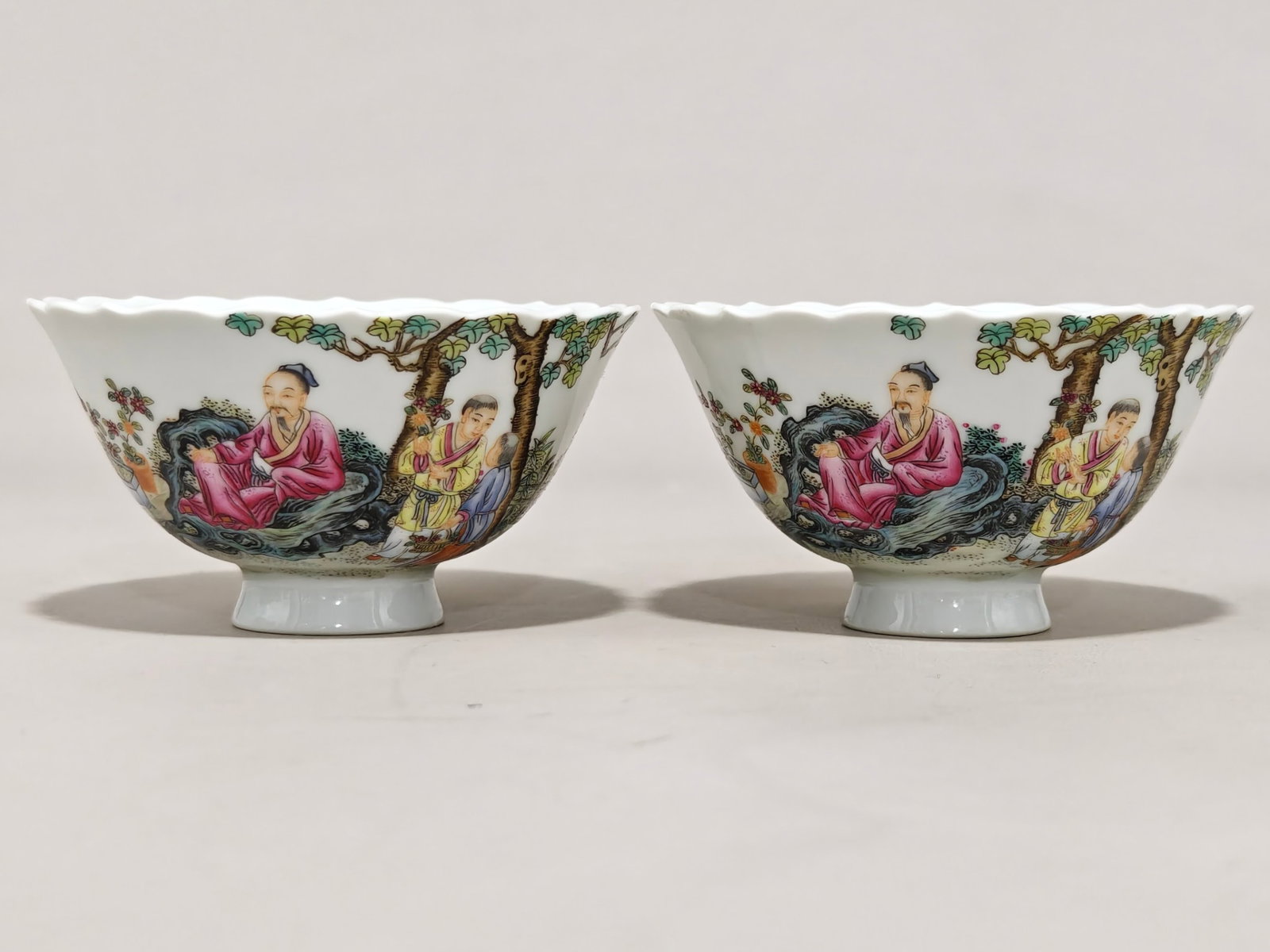 A Pair of Exquisite Famille-Rose Figure Pattern Cups: A Pair of Exquisite Famille-Rose Figure Pattern Cups,Qing Dynasty,China,Yongzheng Six-character Mark,Size:1.9inx3.6in 一对粉彩人物纹杯子中&#