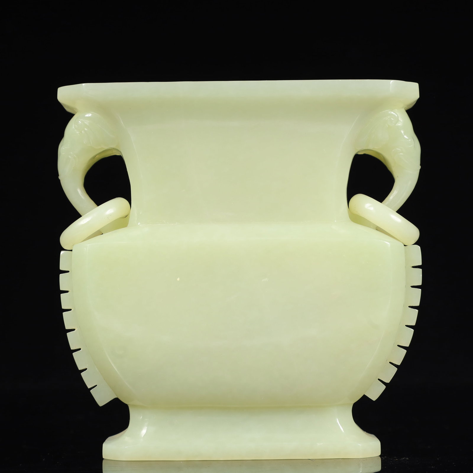 An Exquisite White Jade Elephant-Ears Vase: An Exquisite White Jade Elephant-Ears Vase,Qing Dynasty, China,Size:5.1inx2.4inx5.3in,Weight:550g 白玉象耳瓶,中国清代