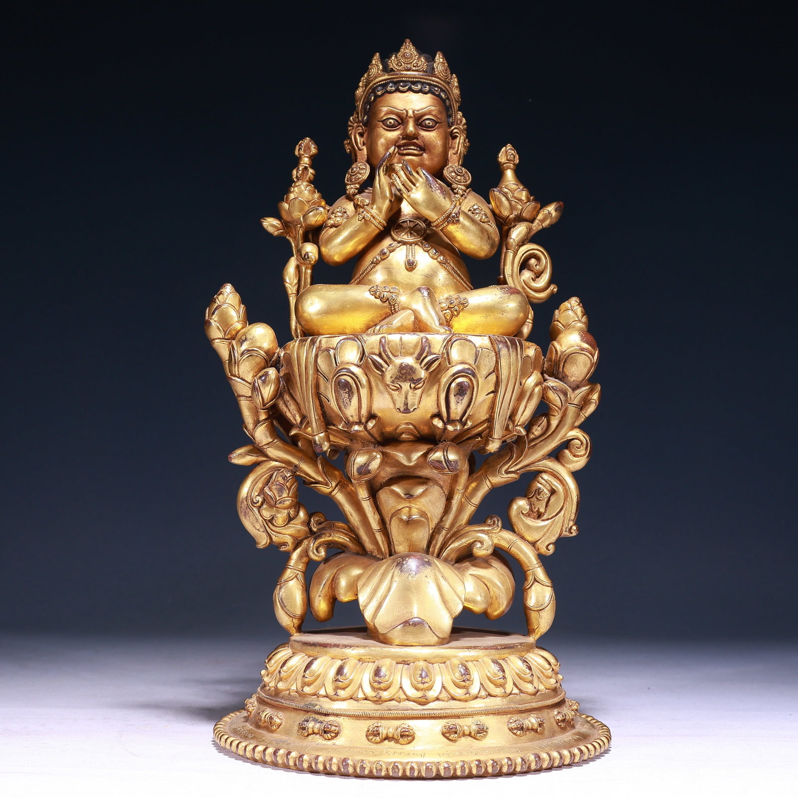 A Solemn Gilt Bronze Statue of Mammon,With Inscription: A Solemn Gilt Bronze Statue of Mammon,With Inscription,Qing Dynasty,China,Size:7.9inx15in,Weight:8400g 铜鎏金财神像,带铭文,中国清